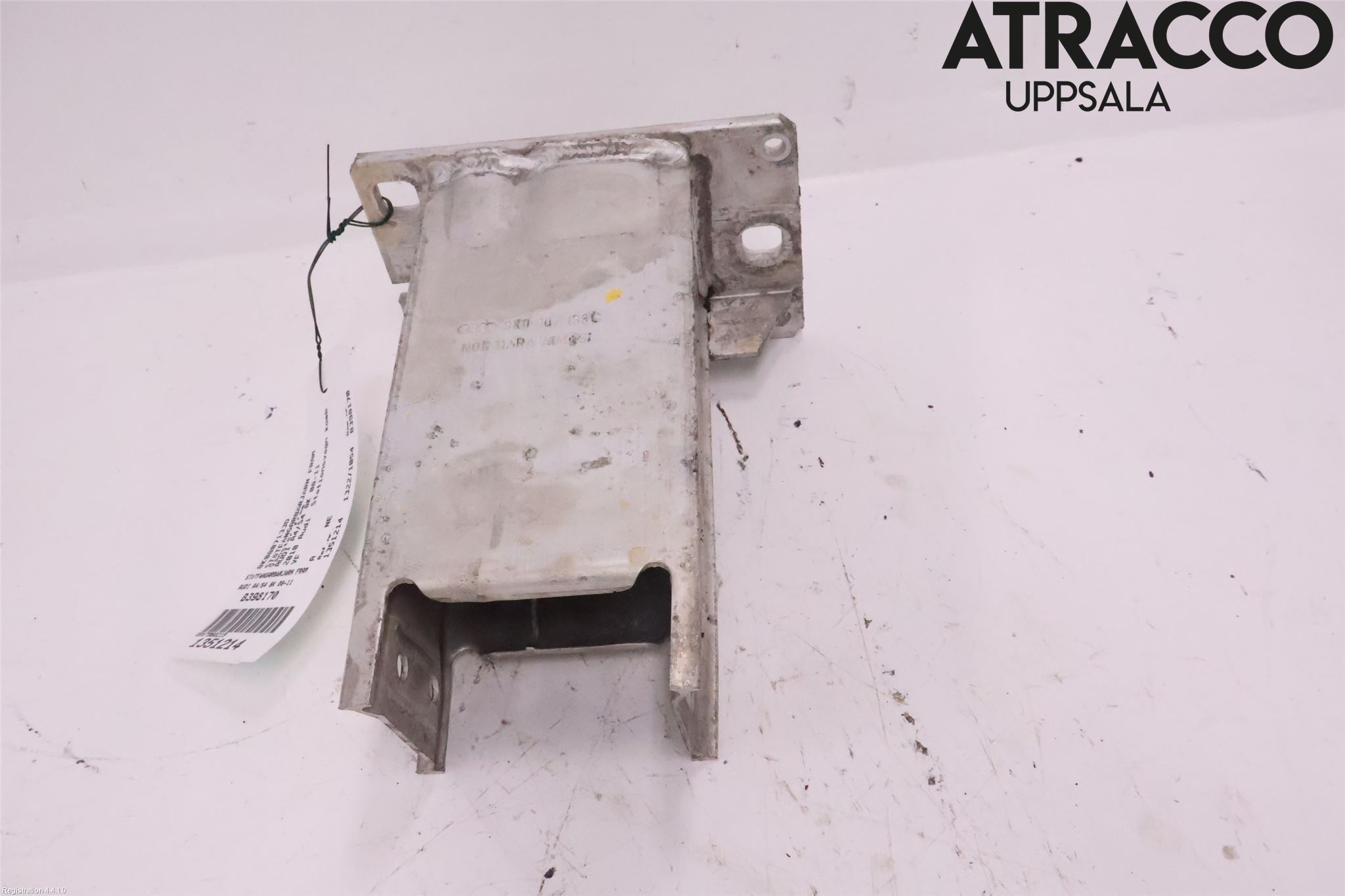 Audi A4/S4 08-11 Støtfanger Foran Feste