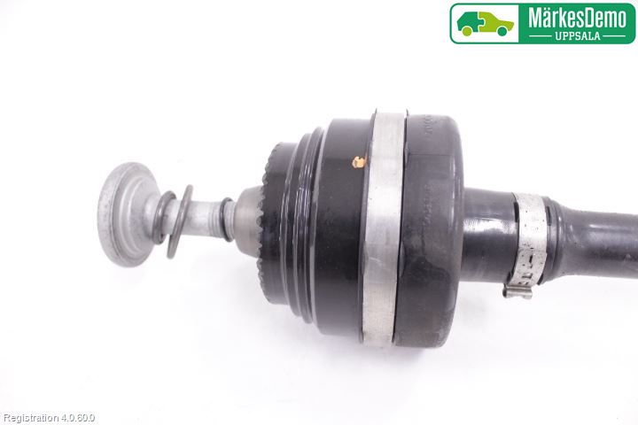 BMW 5 G30/G31/F90 17-23 Drivaksel Bak Kompl Høyre