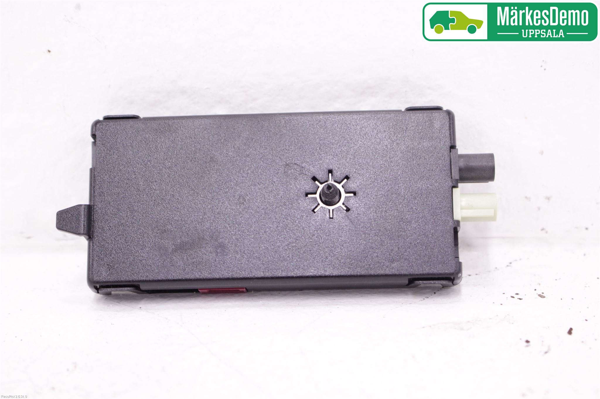 BMW 5 G30/G31/F90 17-23 Stereo Antenneforsterker