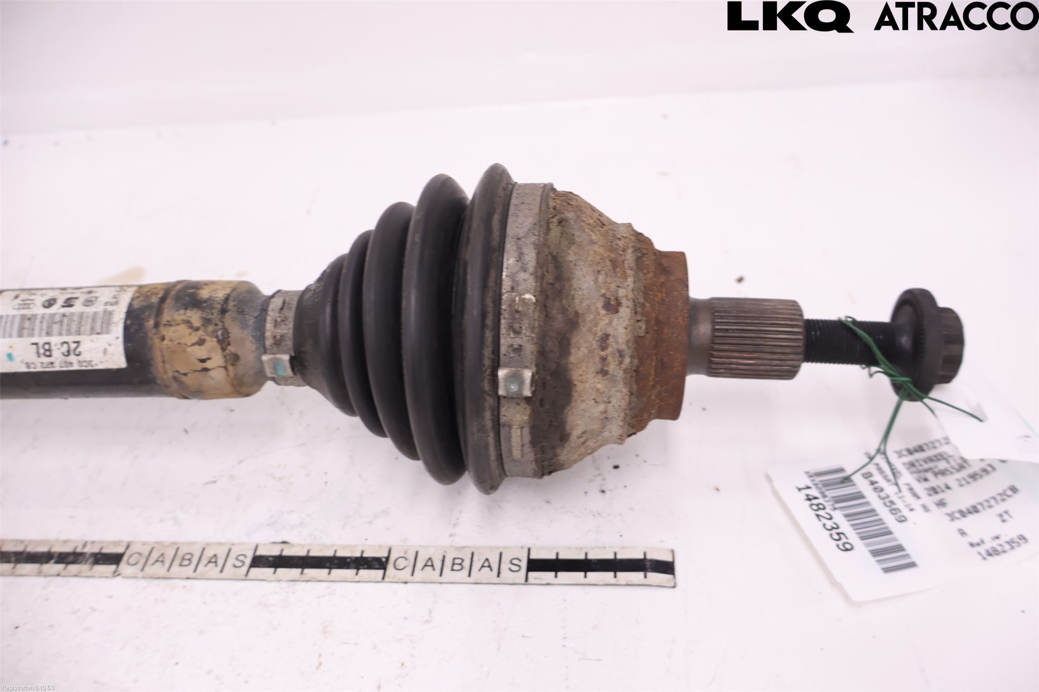 Volkswagen VW PASSAT 11-14 Drivaksel Foran Kompl Høyre