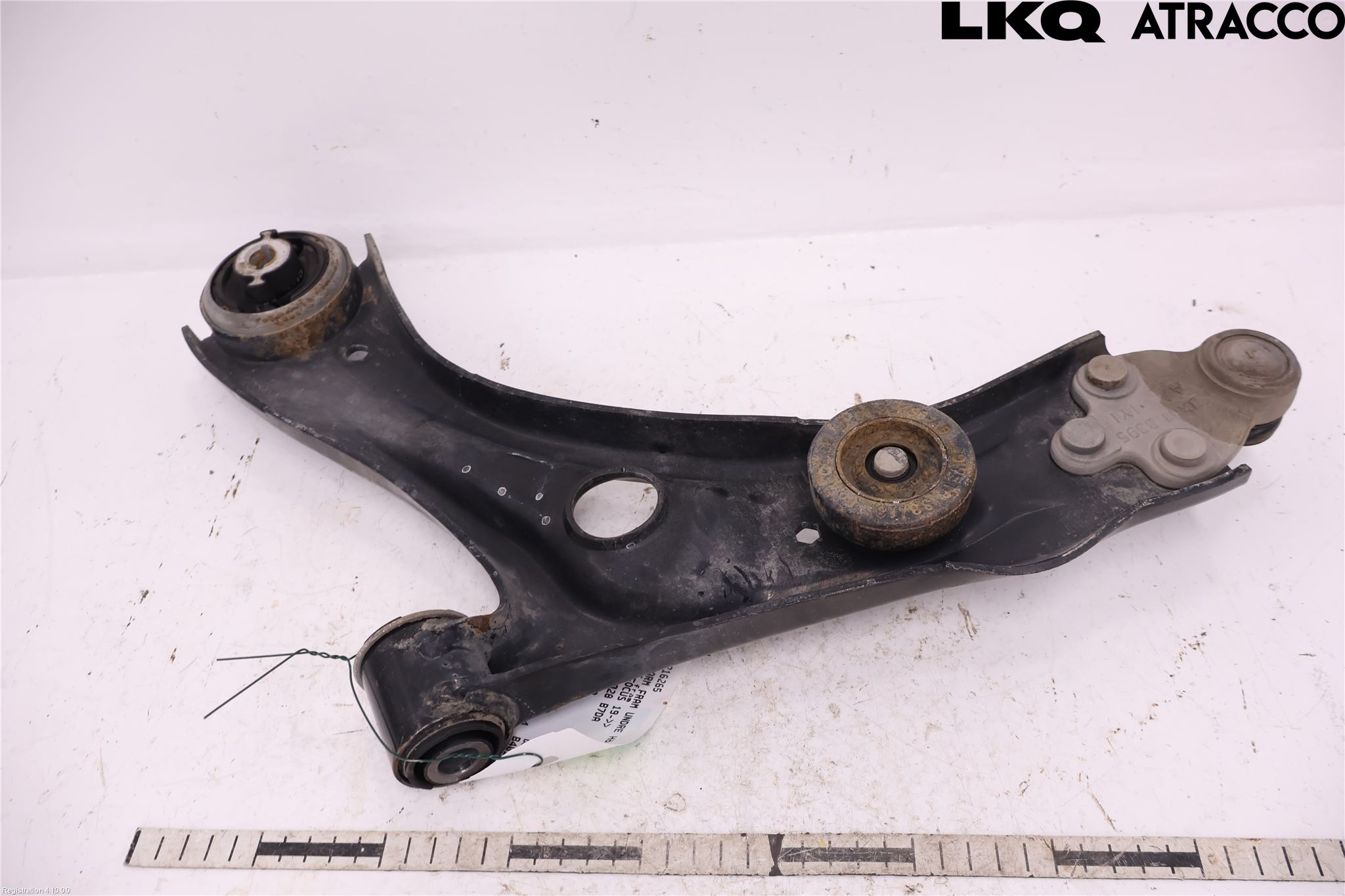 Ford FOCUS 19- Bærearm Foran Høyre Nedre