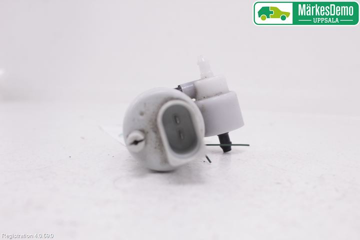 Mercedes-Benz MB E-KLASS (W213) 16-23 Spylerpumpe Frontrute
