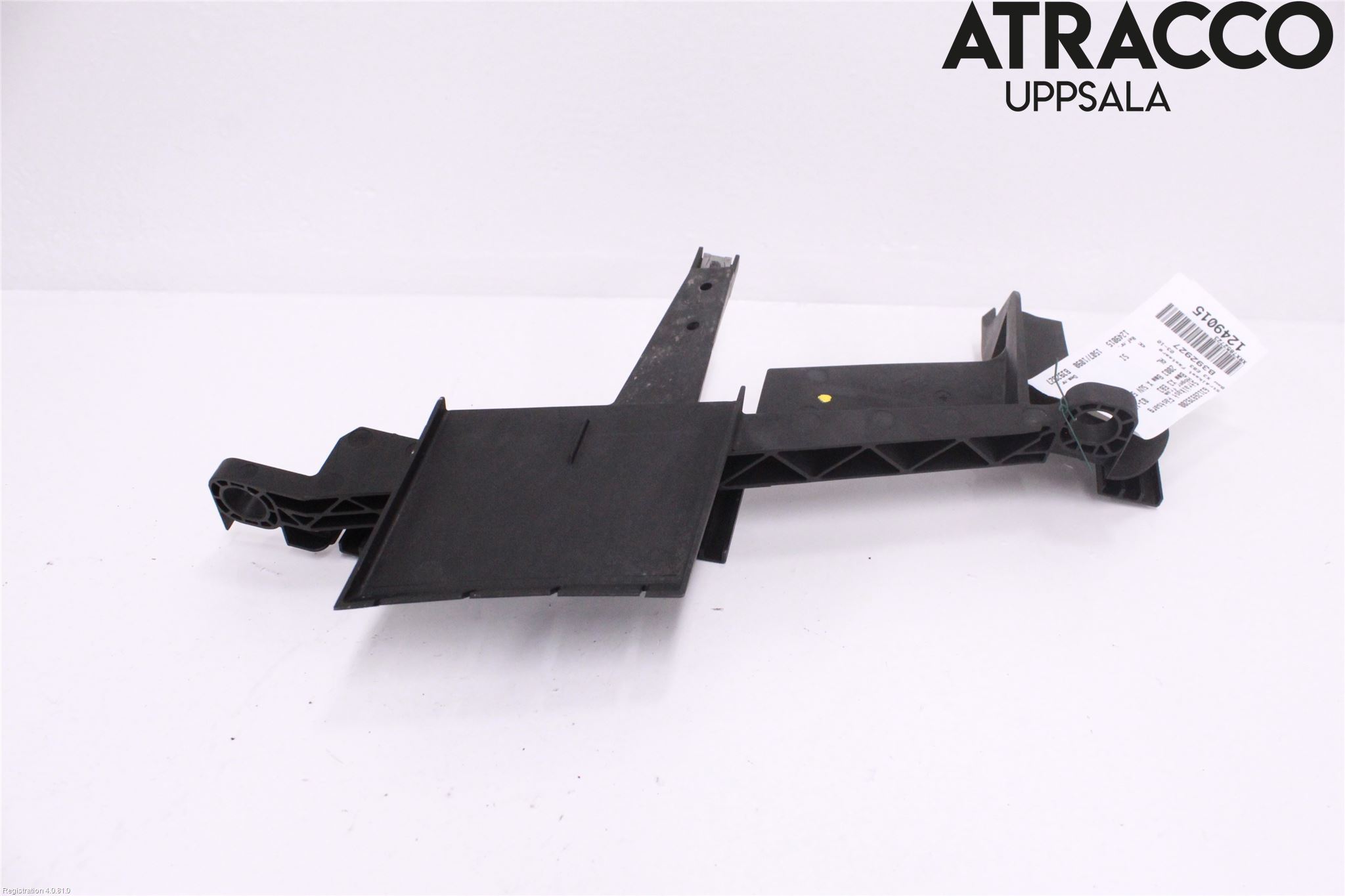 BMW X3 E83     03-10 Frontlykt Holder-Feste