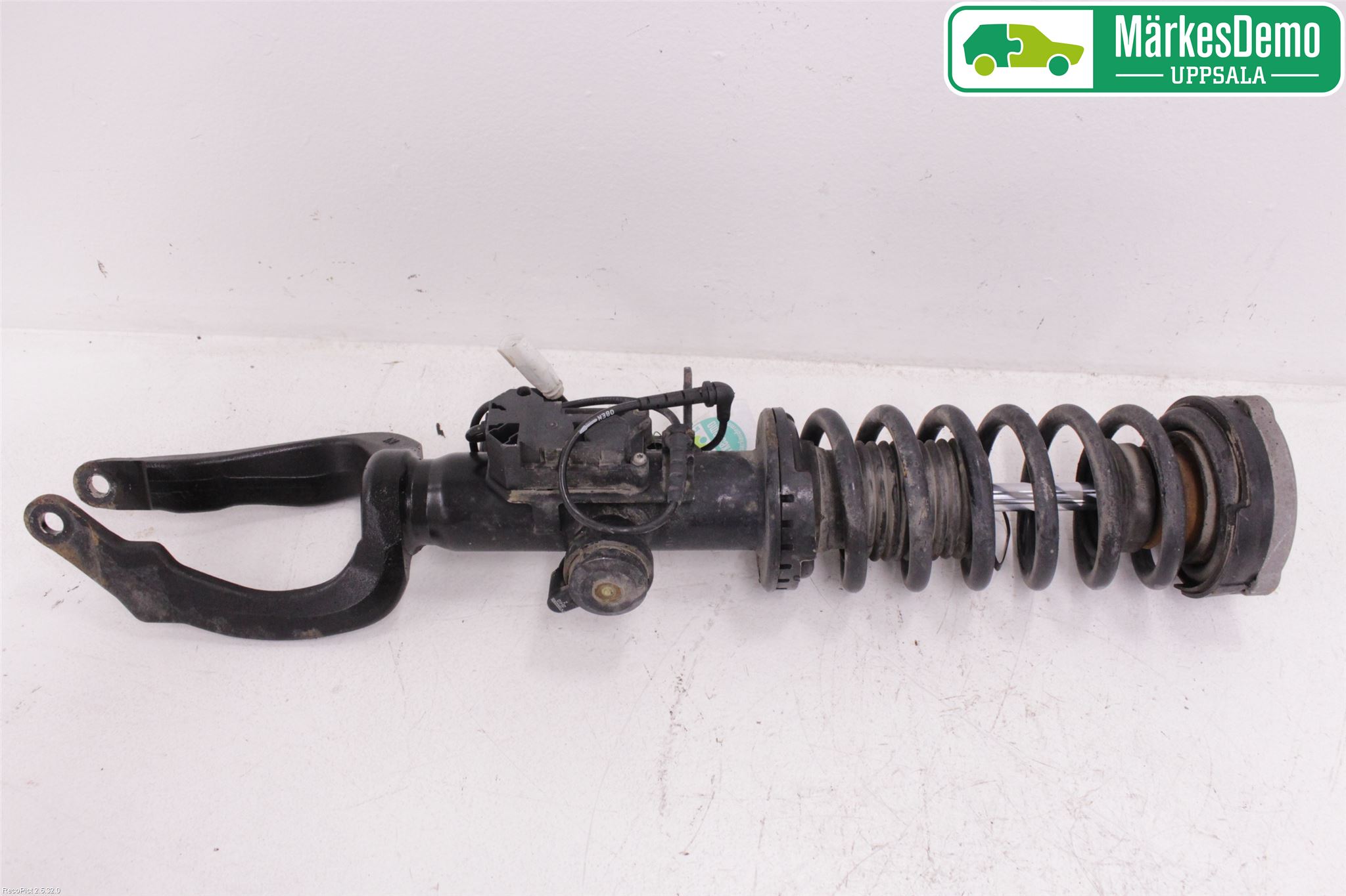 BMW 5 F10/F11/F18 09-17 Fjærbein Foran Venstre