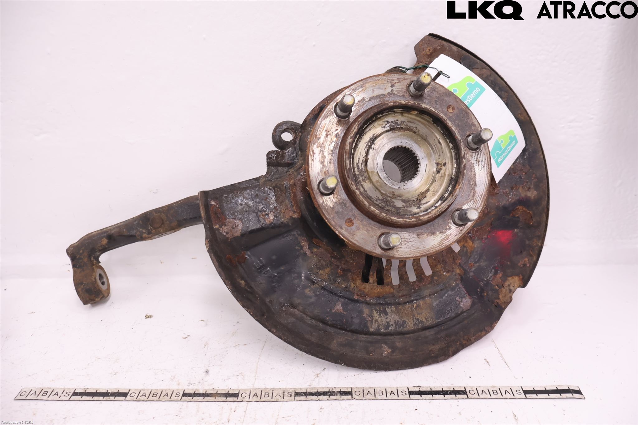 Toyota HILUX 16- Spindel Vf