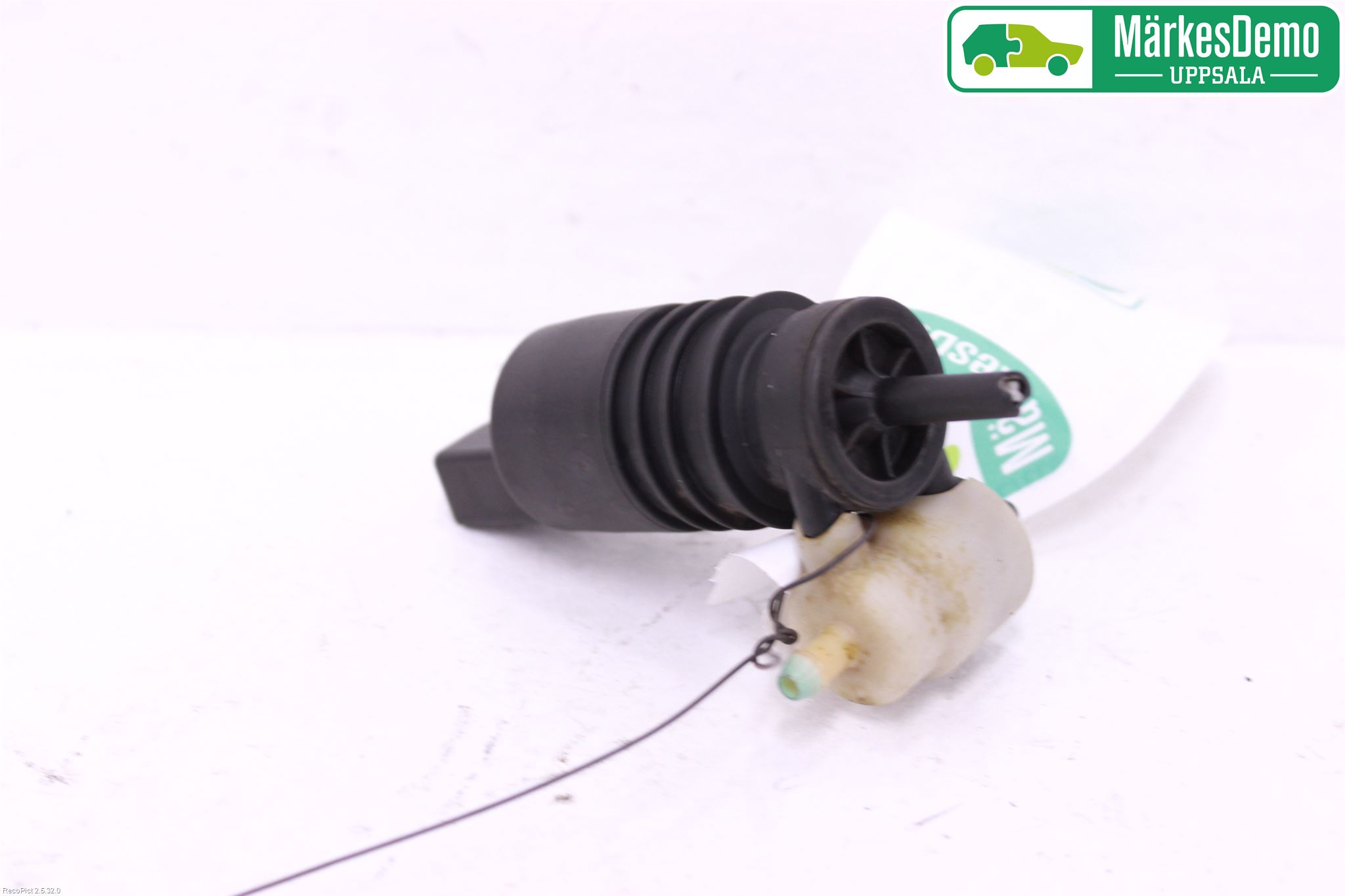 Volkswagen VW POLO 02-05 Spylerpumpe Frontrute