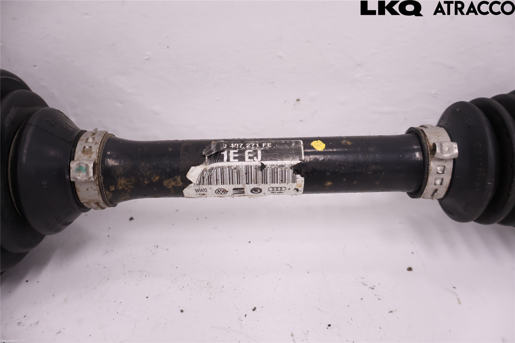 Volkswagen VW PASSAT 11-14 Drivaksel Foran Kompl Venstre