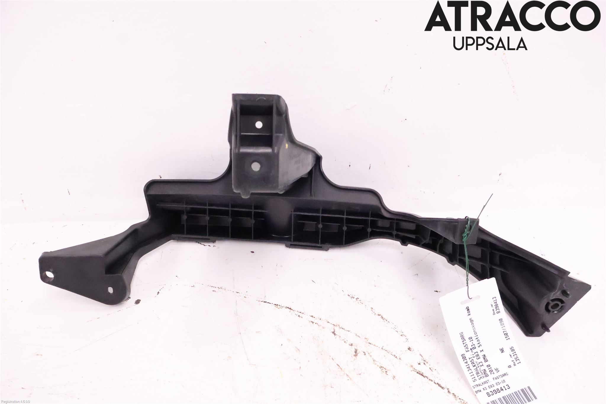 BMW X3 E83     03-10 Frontlykt Holder-Feste