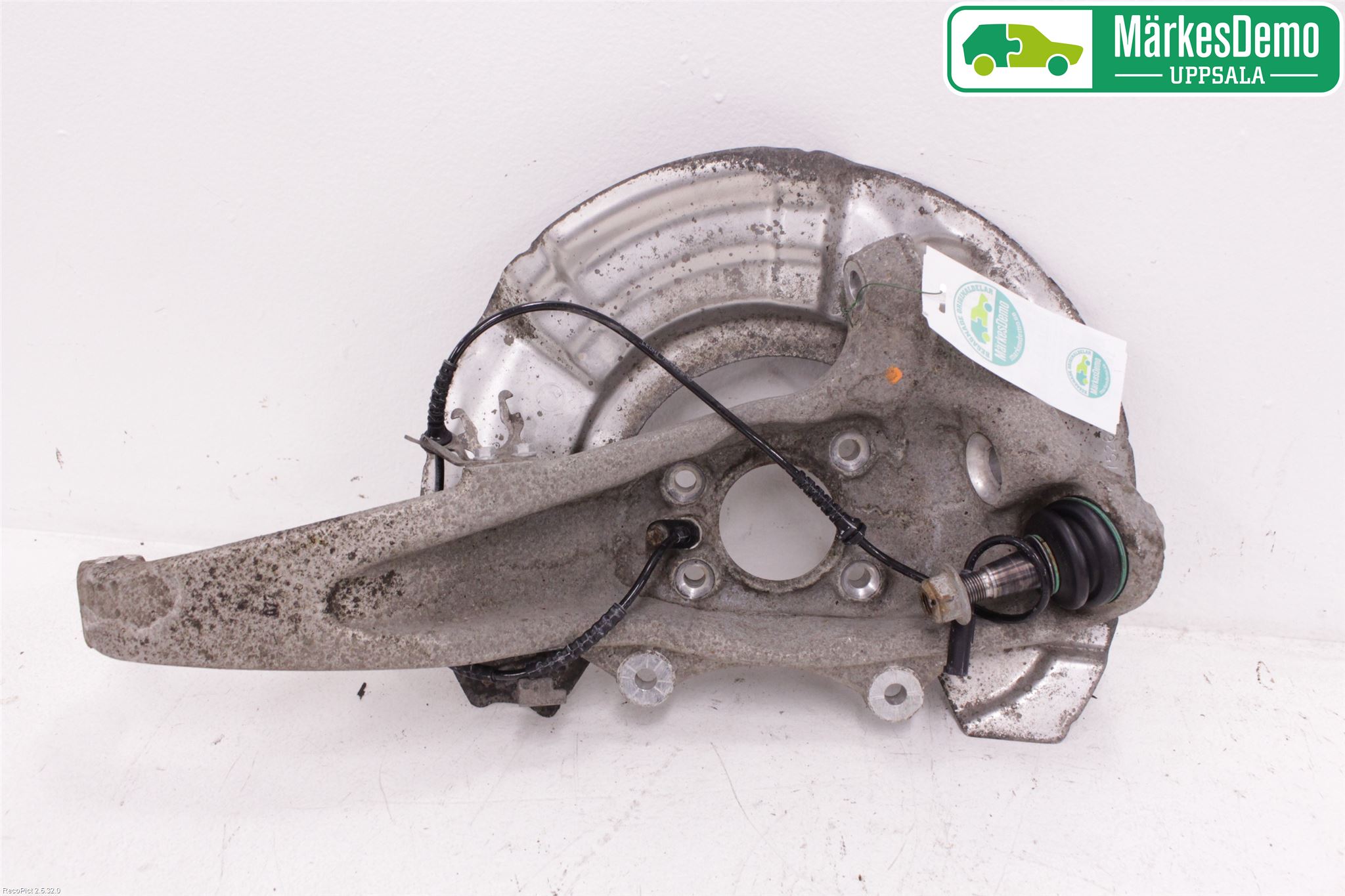 BMW 5 F10/F11/F18 09-17 Spindel Vf