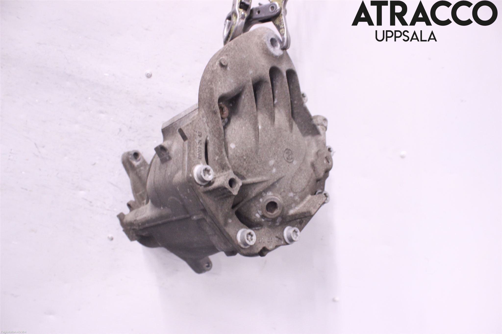 BMW 5 F10/F11/F18 09-17 Bakaksel Kardang Bak -Diff