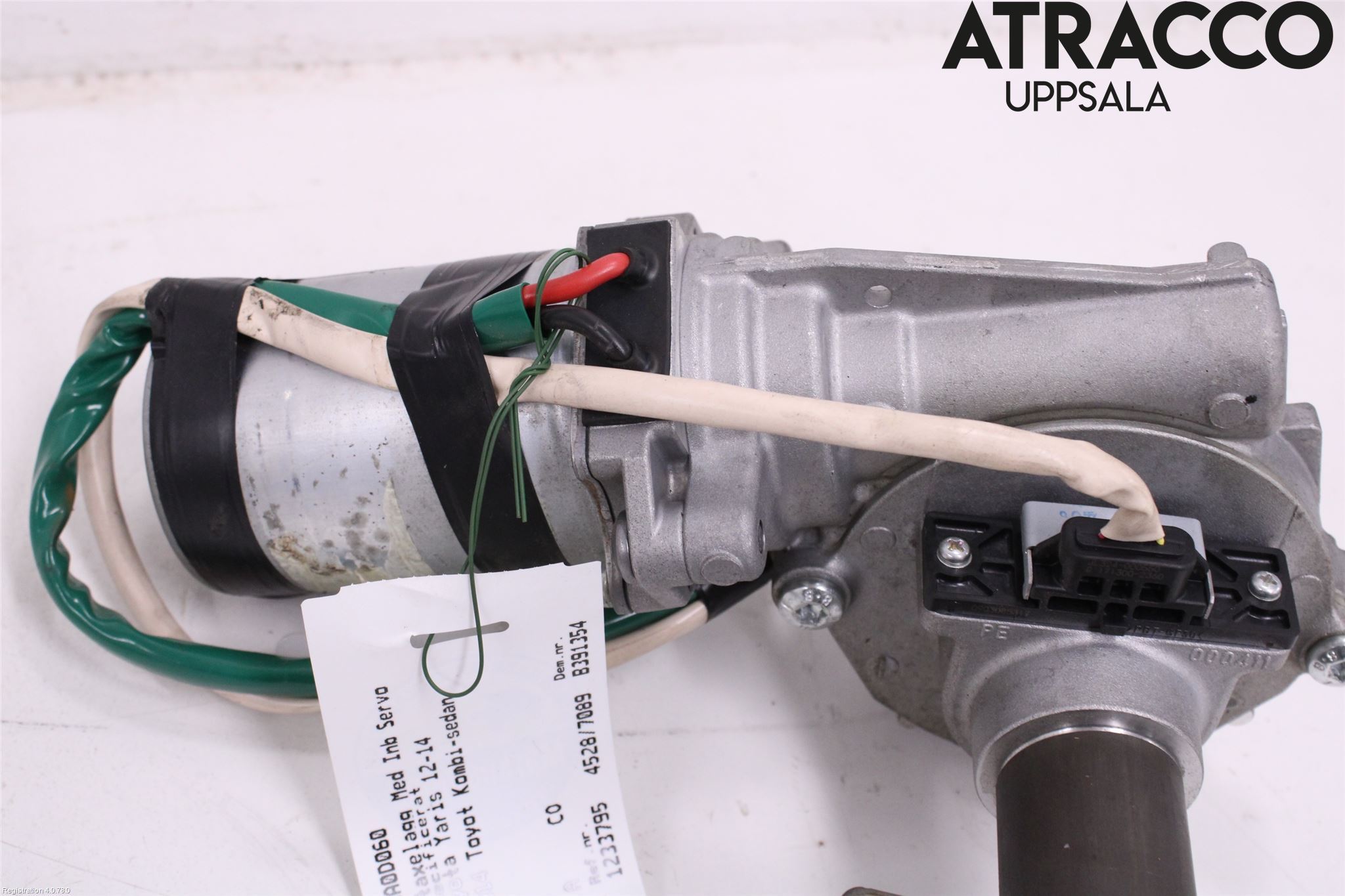 Toyota YARIS XP130 12-14 Rattakselaggregat Innebygd Servo