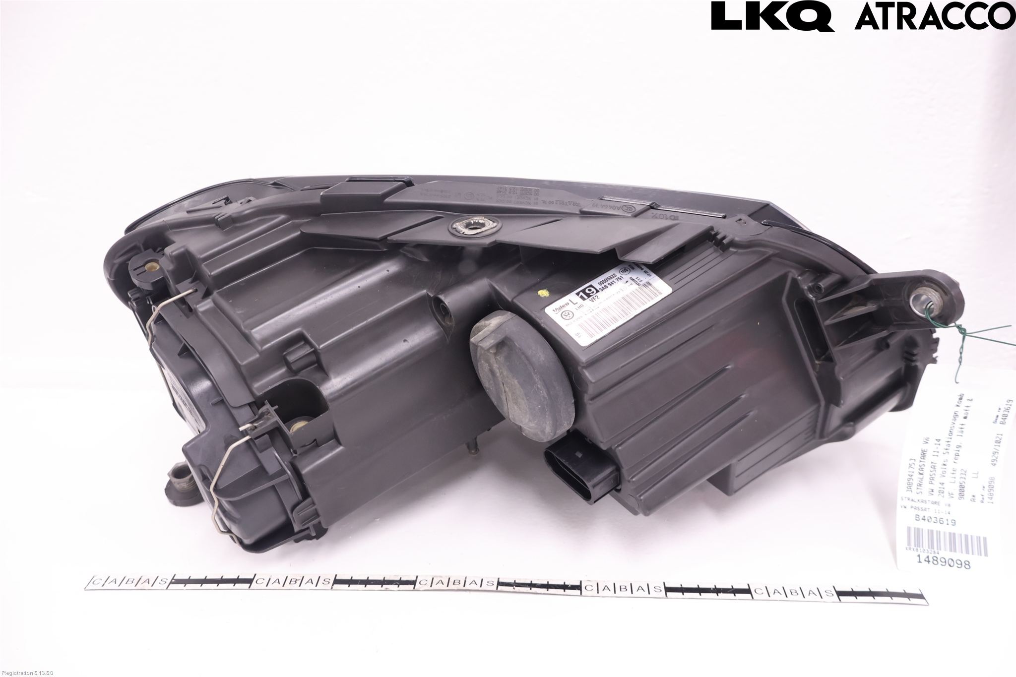 Volkswagen VW PASSAT 11-14 Frontlykt Venstre