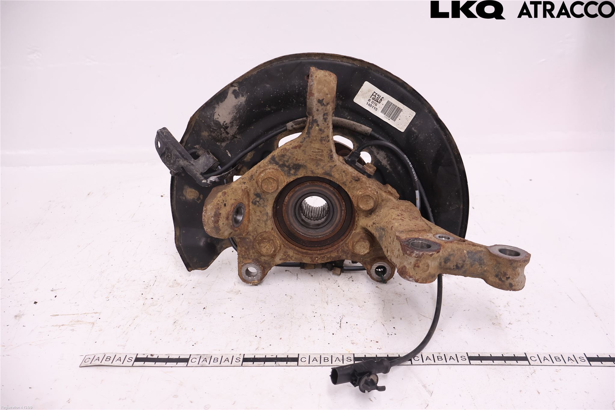 Toyota AURIS 13-19 Spindel Vf