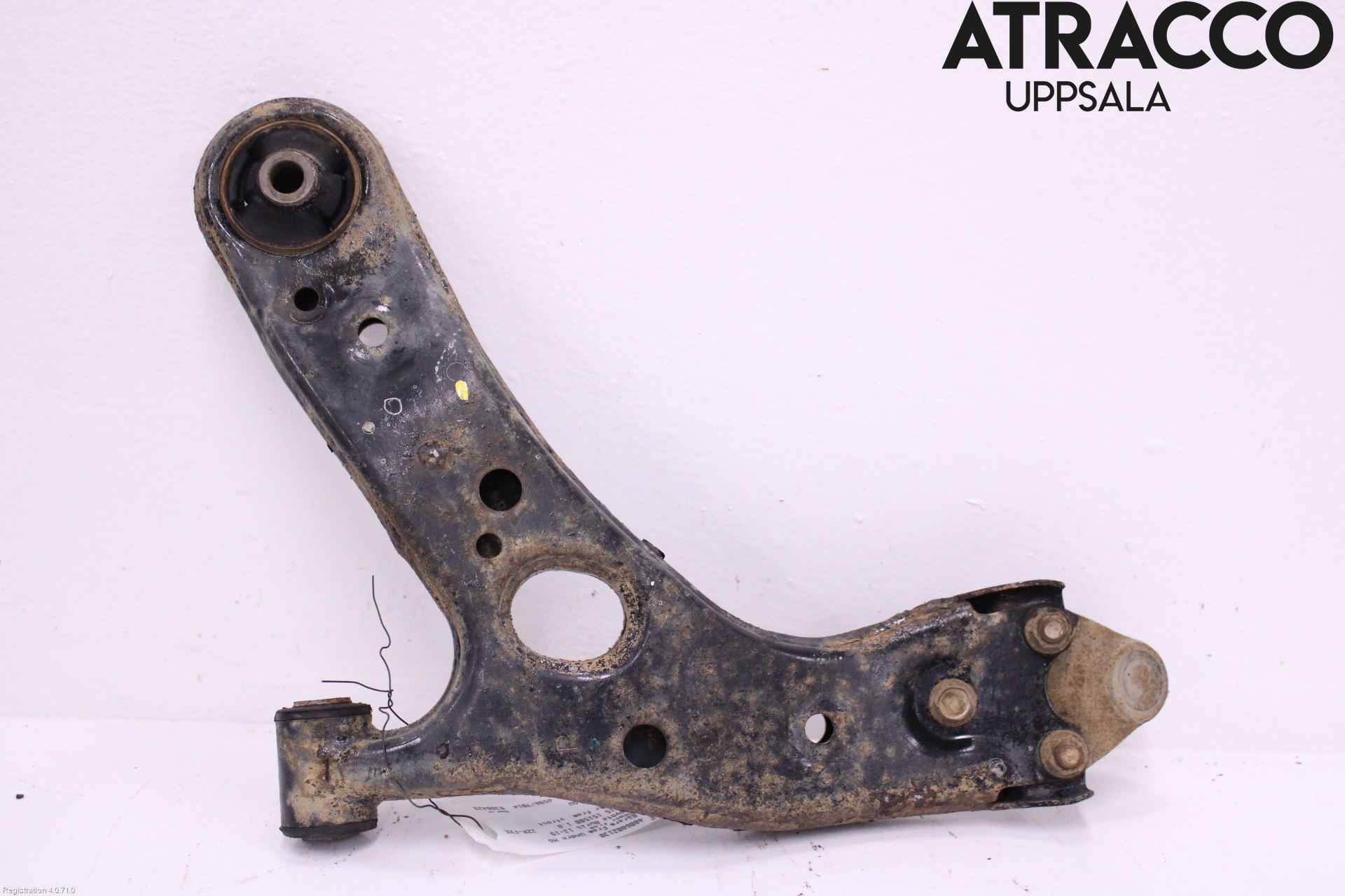 Toyota AURIS 13-19 Bærearm Foran Høyre Nedre