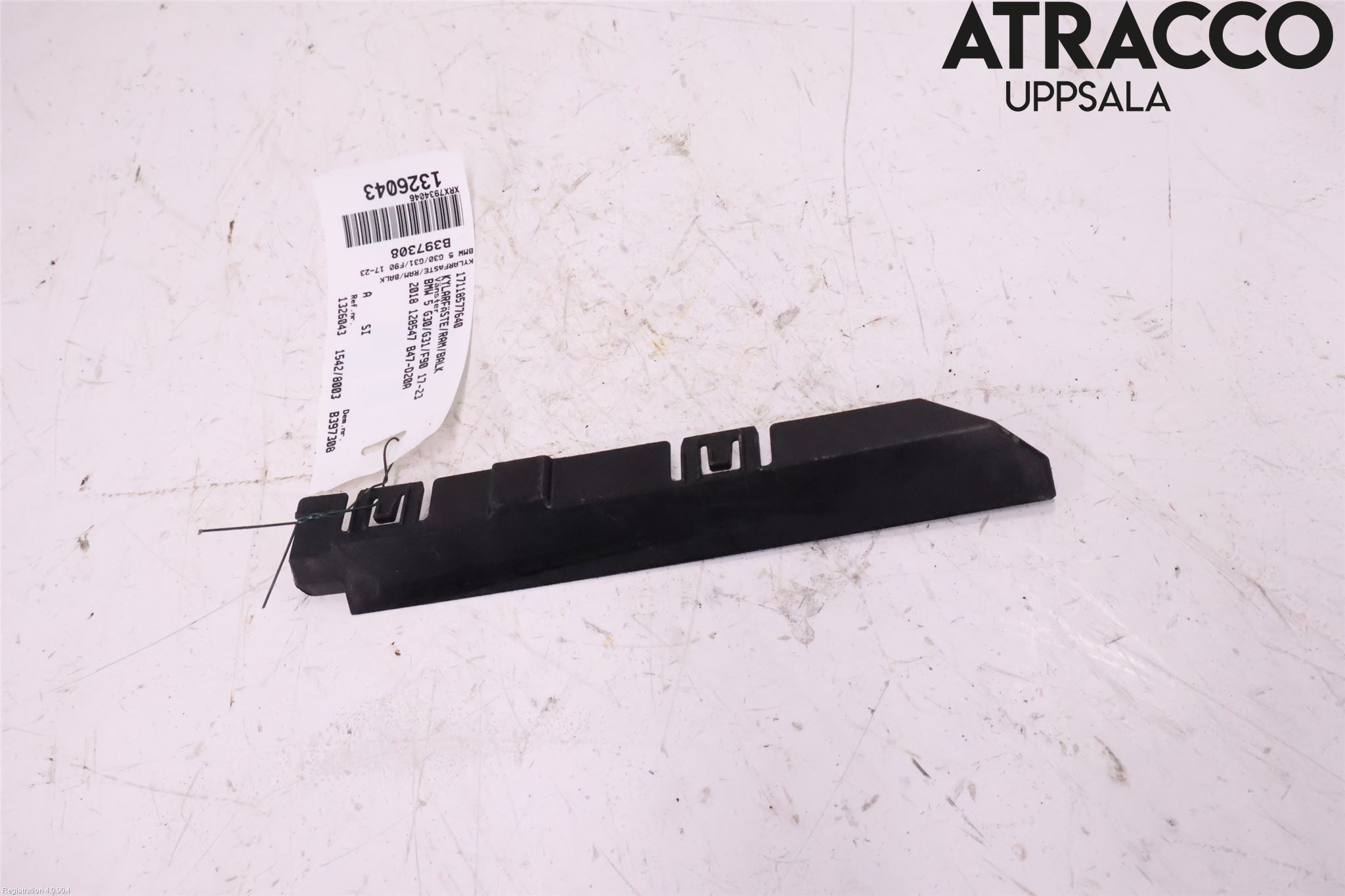 BMW 5 G30/G31/F90 17-23 Radiator Feste - Ramme - Bjelk