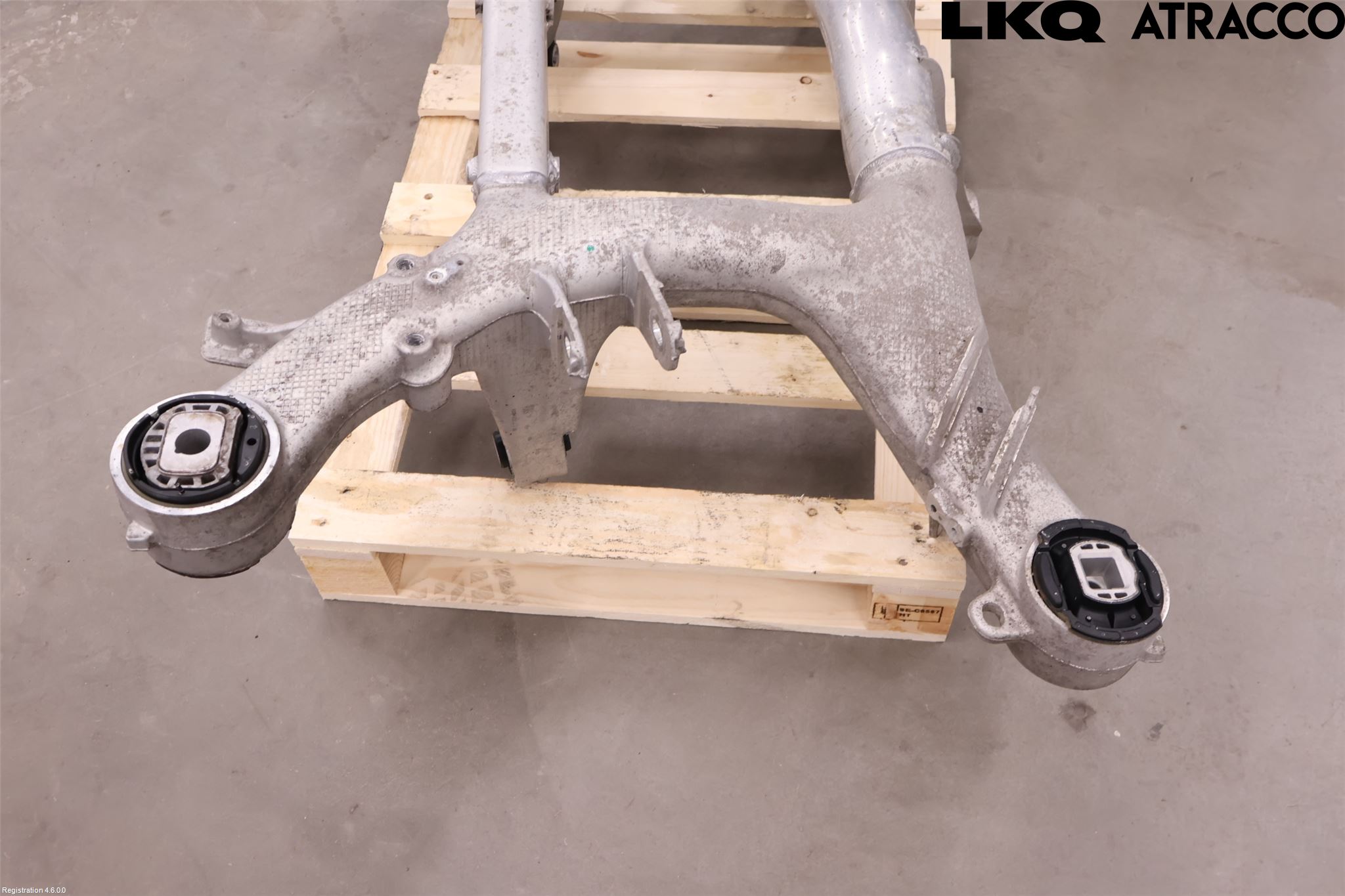 BMW 8 G14/G15/G16 18- Bakaksel Feste Travers-Ramme