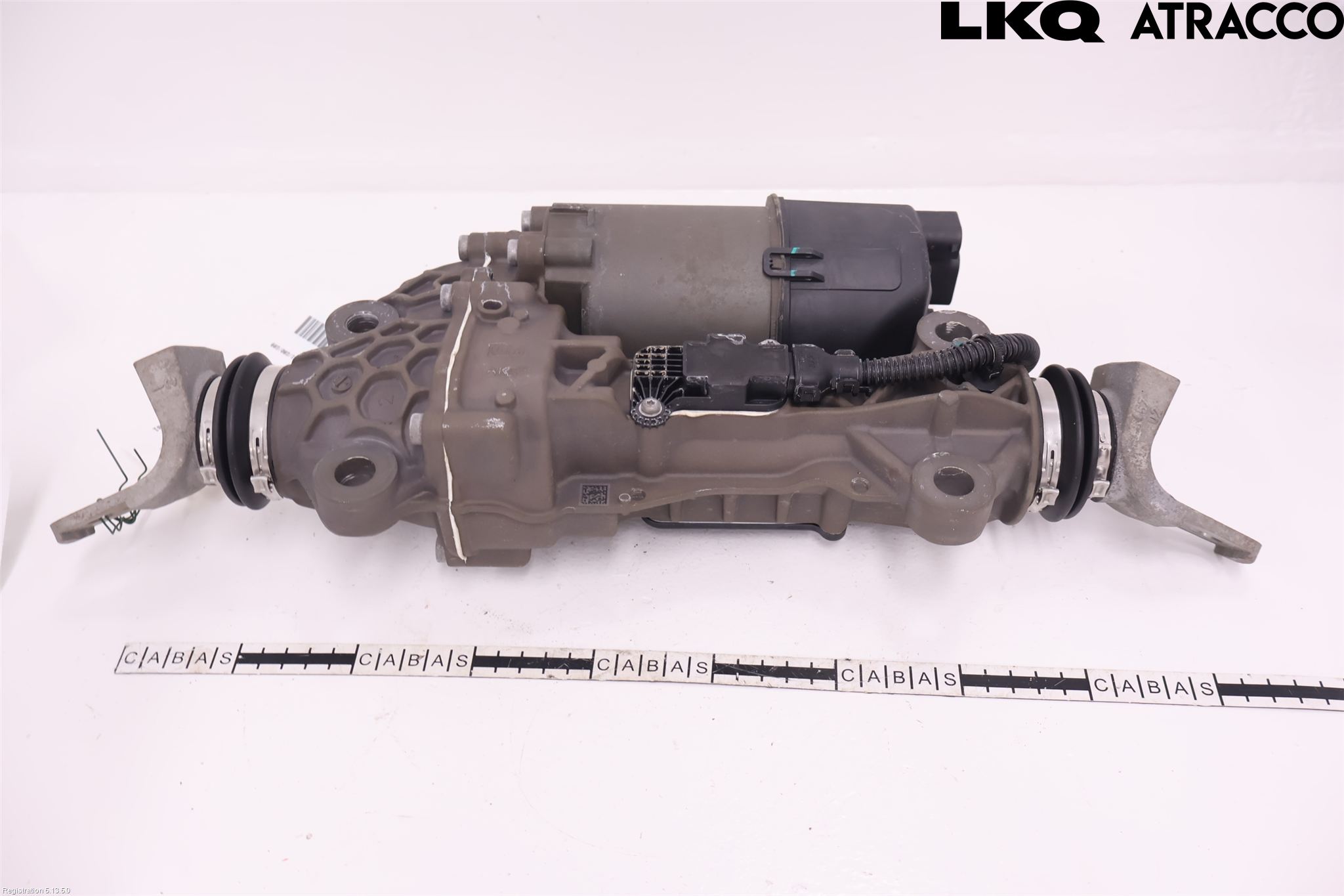 BMW 5/i5 G60/G61 24- Snekke - Tannstang Bak