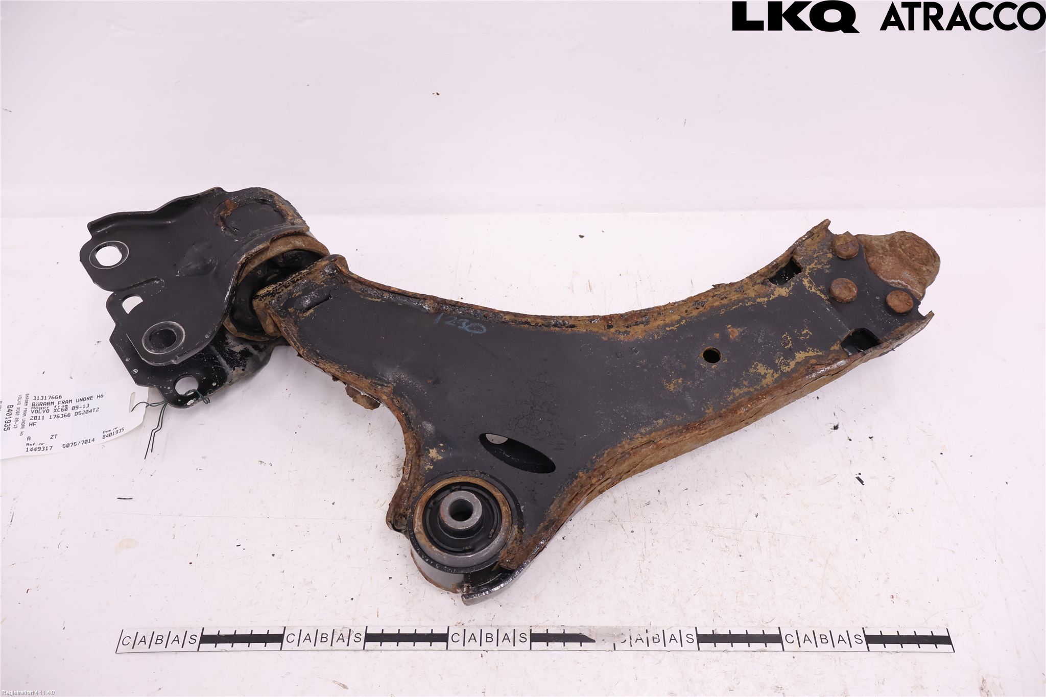 Volvo XC60 09-13 Bærearm Foran Høyre Nedre