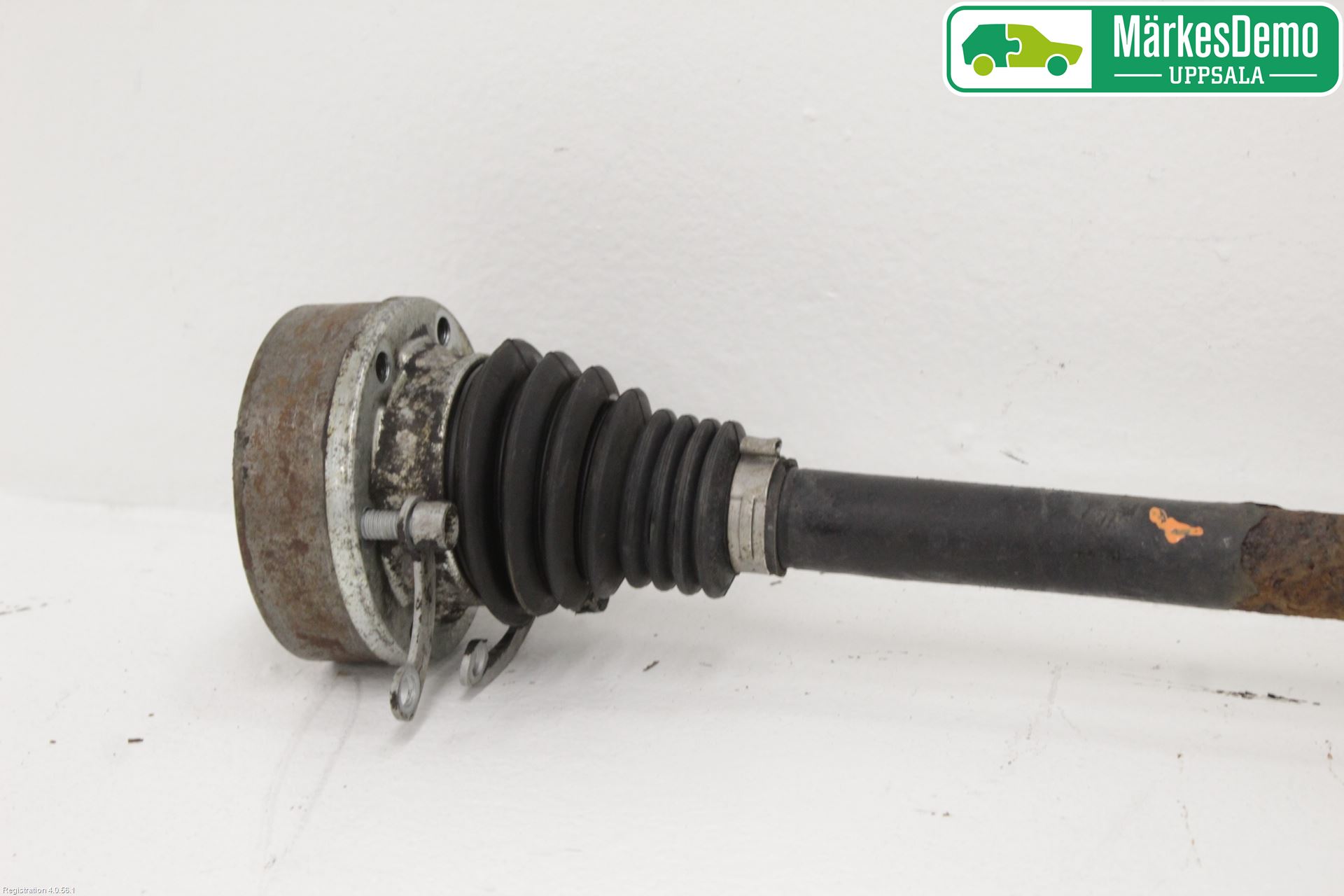 Volkswagen VW PASSAT 05-11 Drivaksel Foran Kompl Venstre