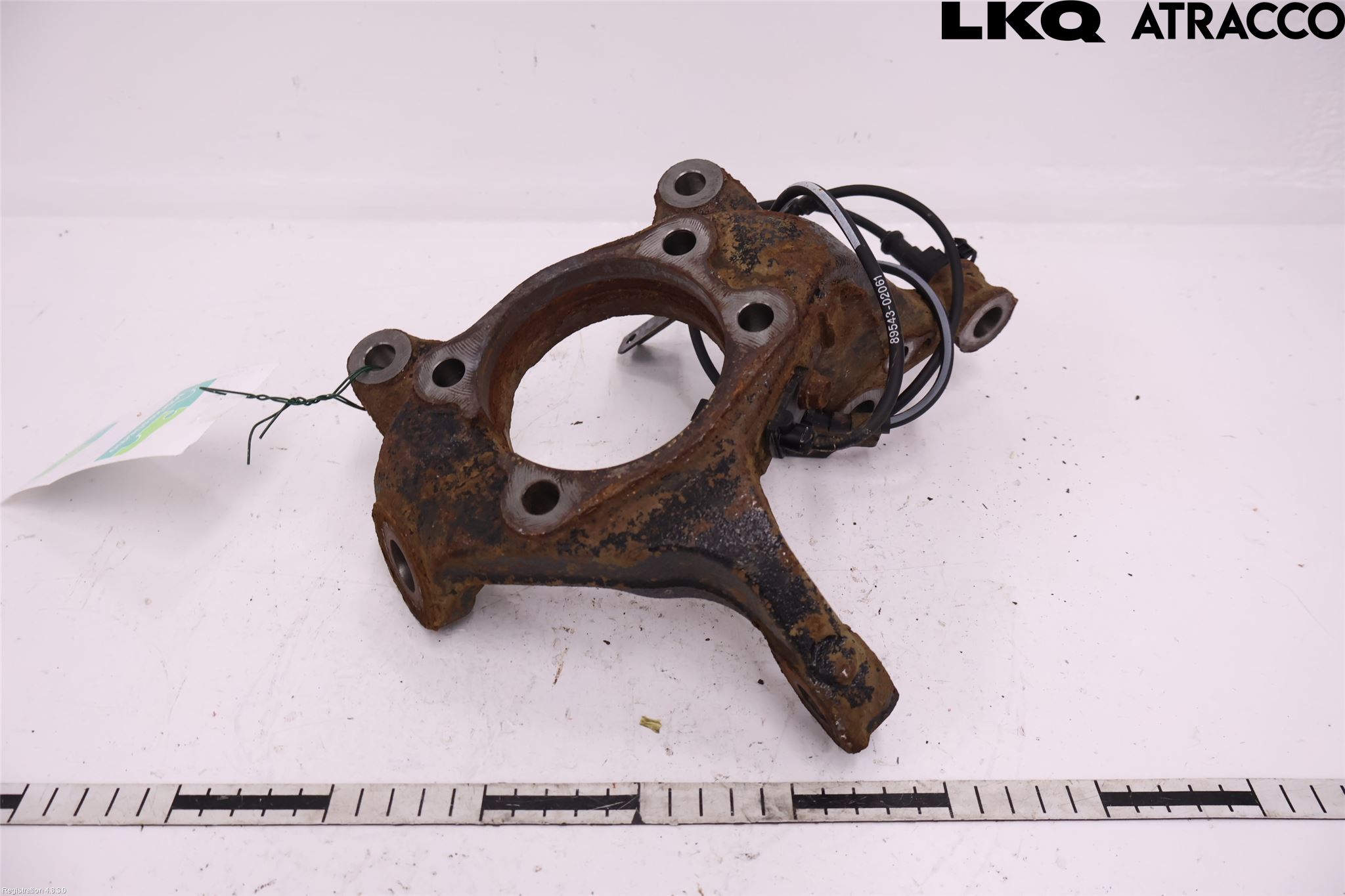 Toyota AURIS 13-19 Spindel Vf