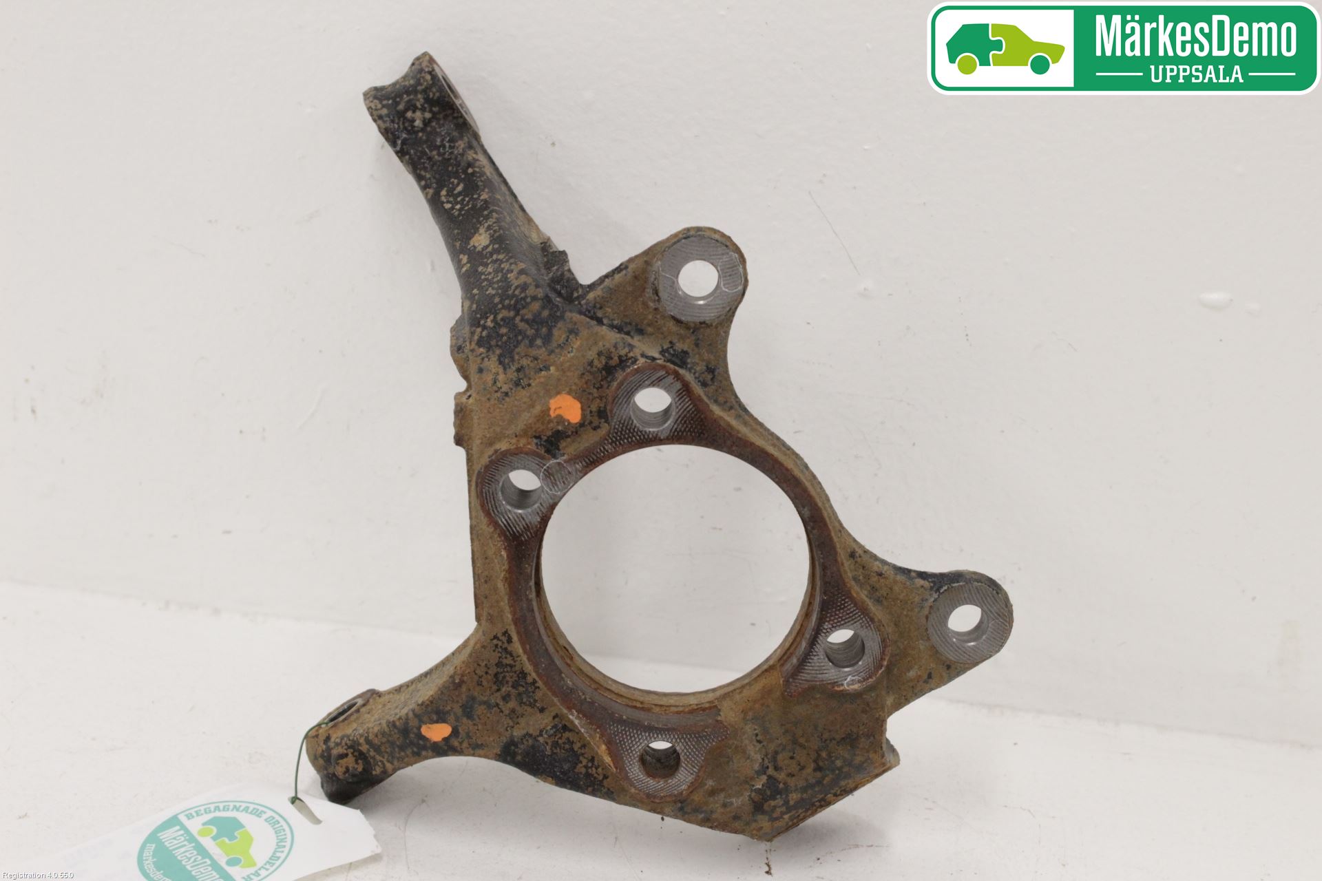 Toyota AURIS 13-19 Spindel Hf