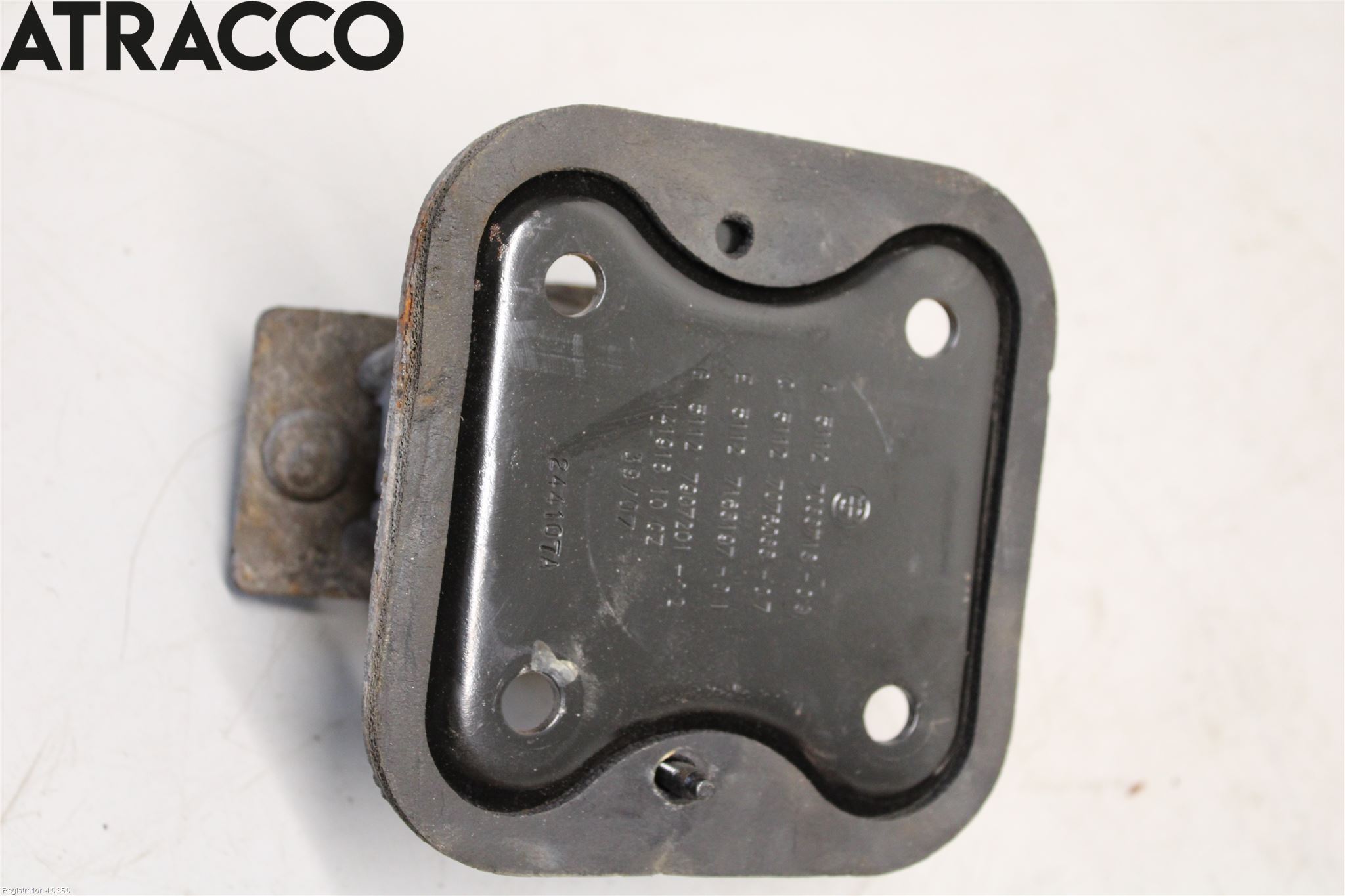 BMW 5 E60/61 Sed/Tou 02-10 Støtfanger Bak Feste