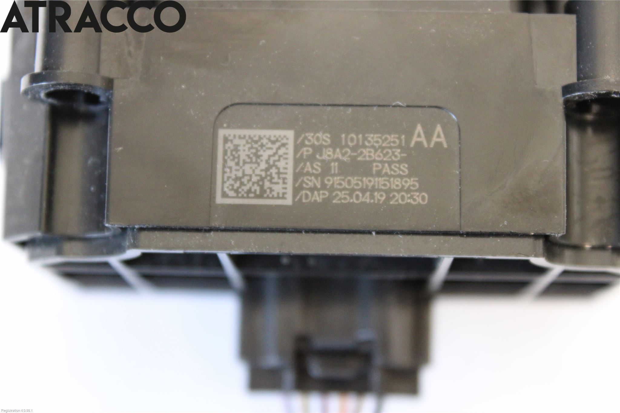 Jaguar I-PACE 18- Bryter Parkeringsbrems