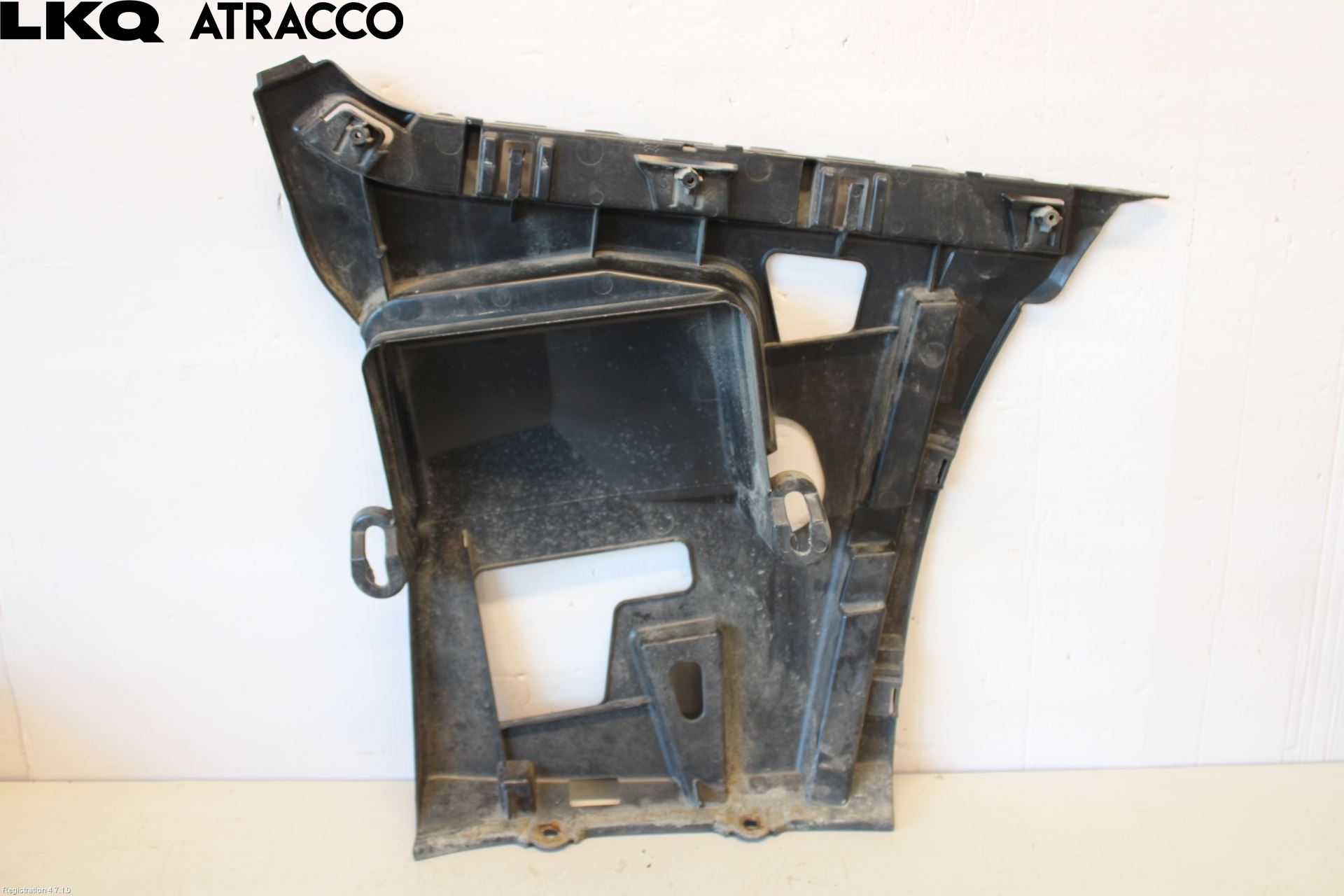 BMW 3 F30/F31/F80 12-19 Støtfangerfeste Bak Venstre