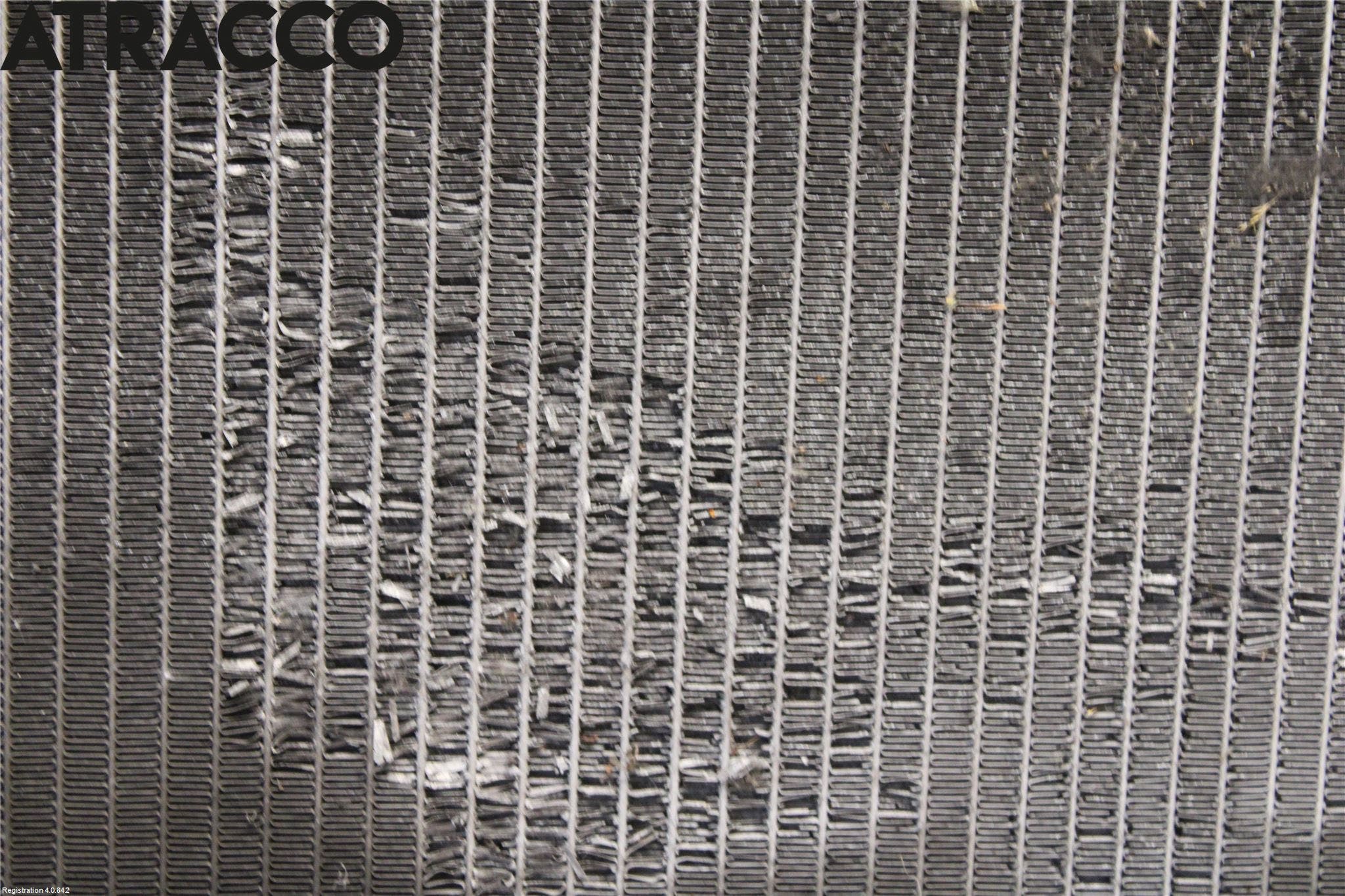 Mitsubishi OUTLANDER 01-07 Radiator Manuell