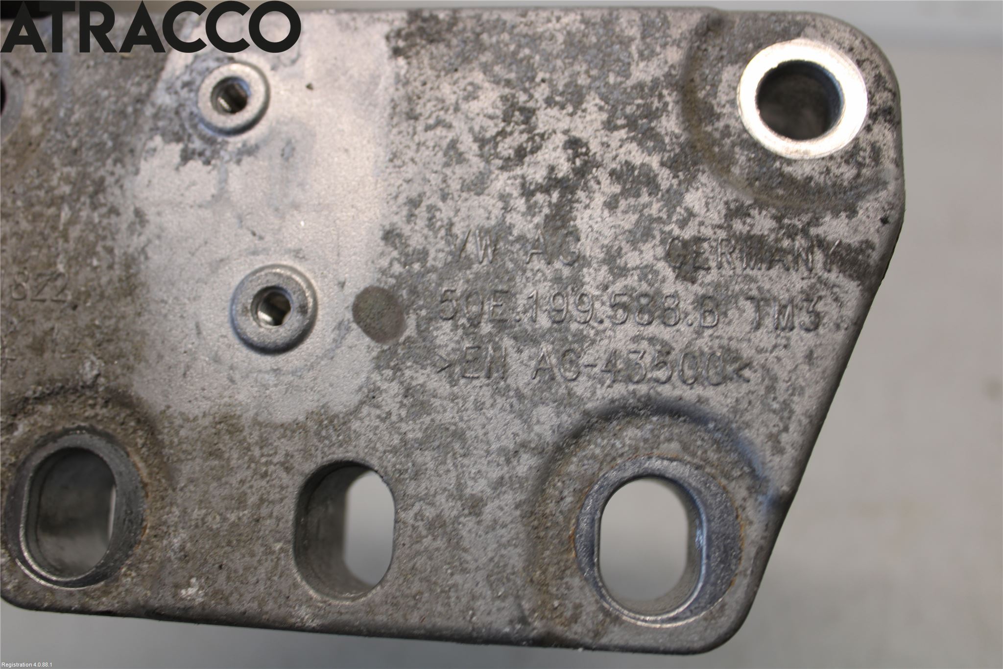 Volkswagen VW GOLF / E-GOLF VII 13-20 Motor Feste Stål-Alu