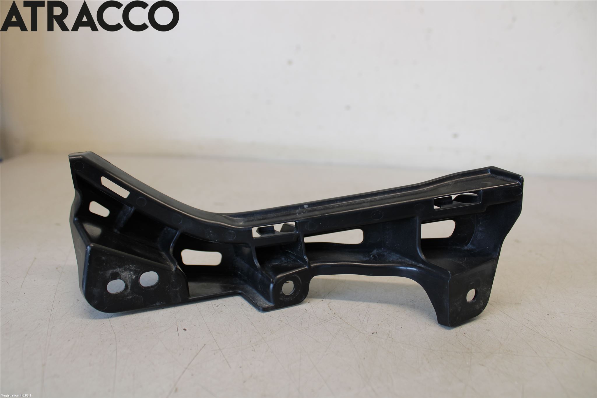 Suzuki SWIFT 17-24 Støtfangerfeste Foran Høyre