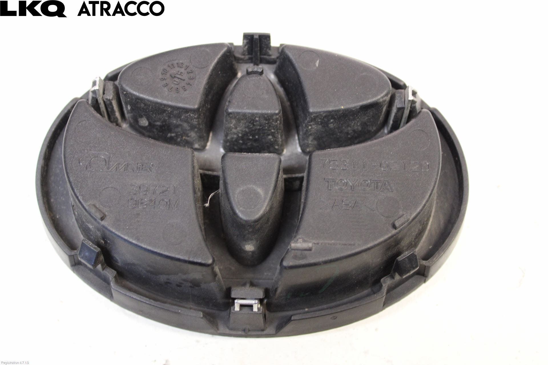 Toyota AURIS 10-12 Emblem