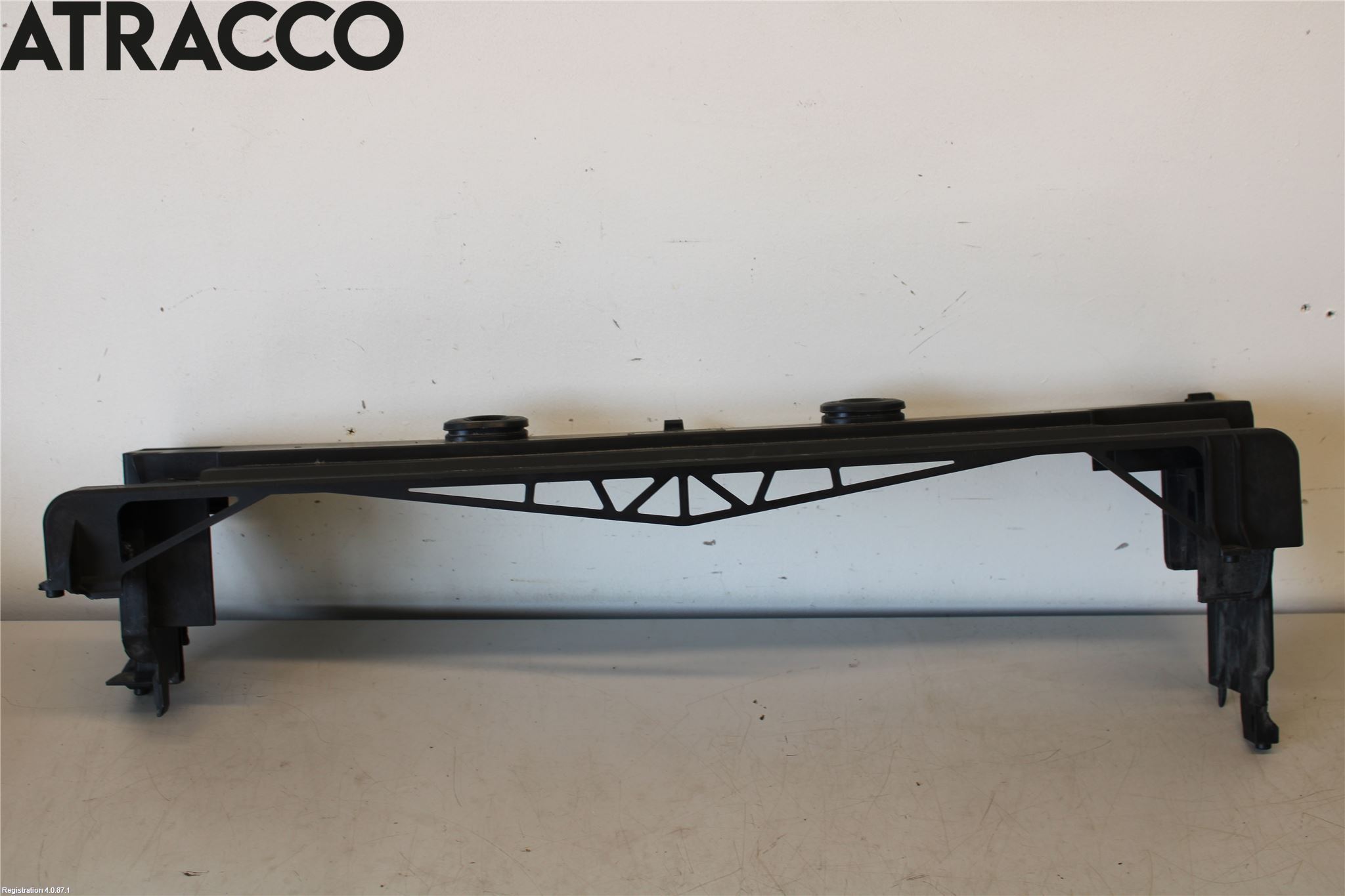 BMW 5 F10/F11/F18 09-17 Radiator Feste - Ramme - Bjelk