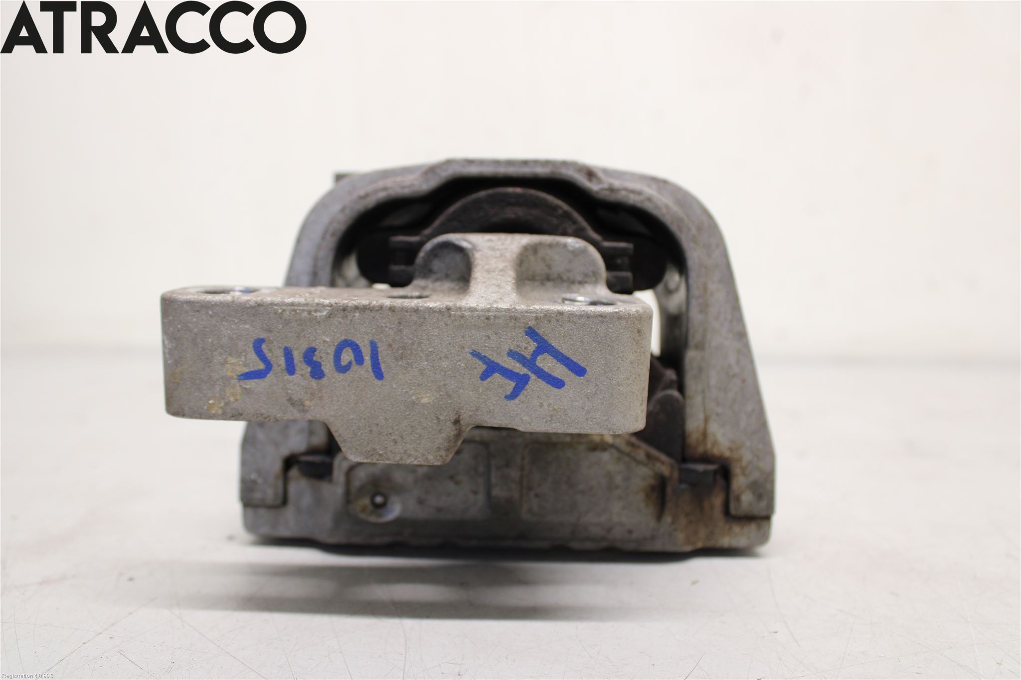 Volkswagen VW CADDY      04-10 Motor Feste Gummi