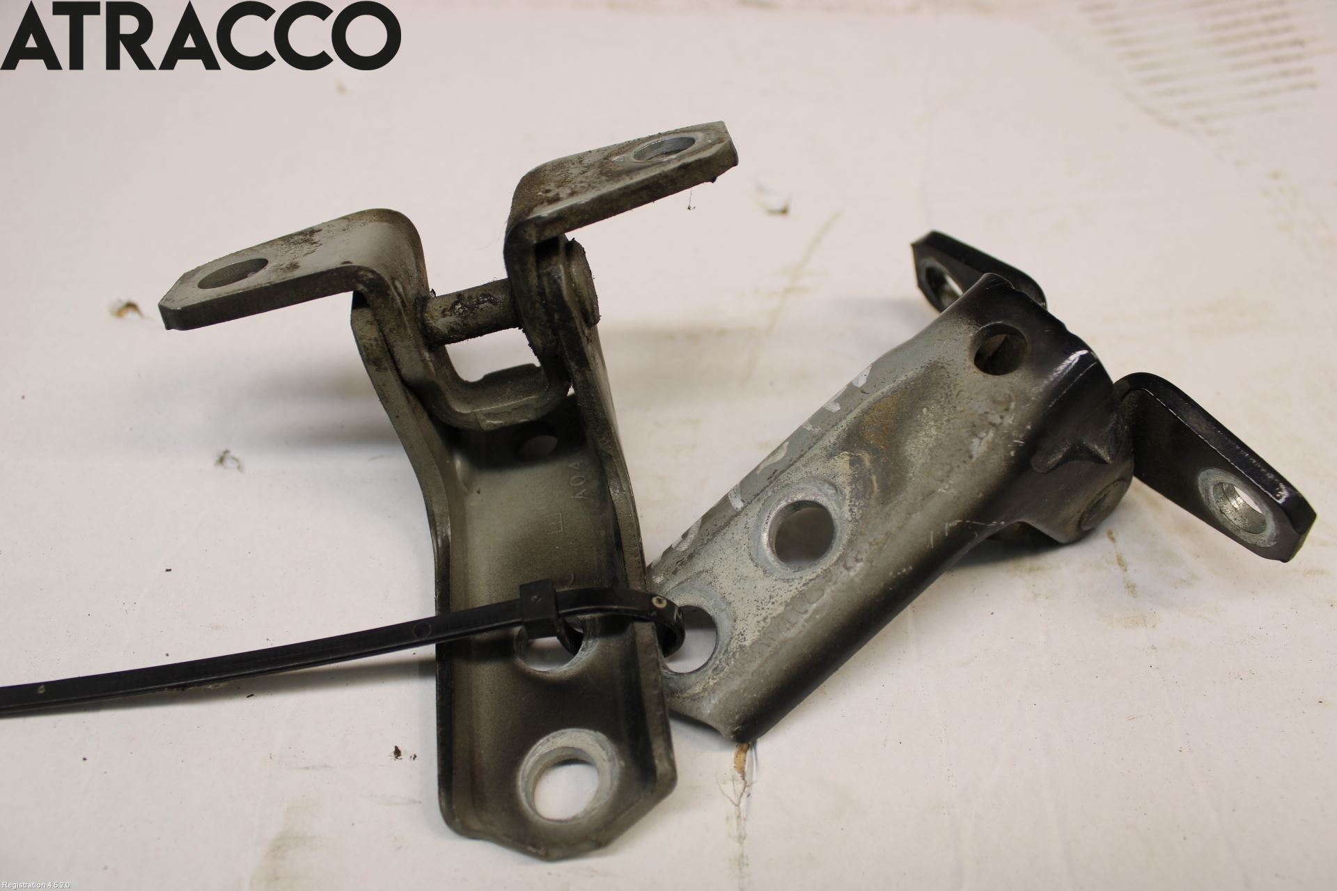 Mitsubishi OUTLANDER 13-21 Dørhengsel