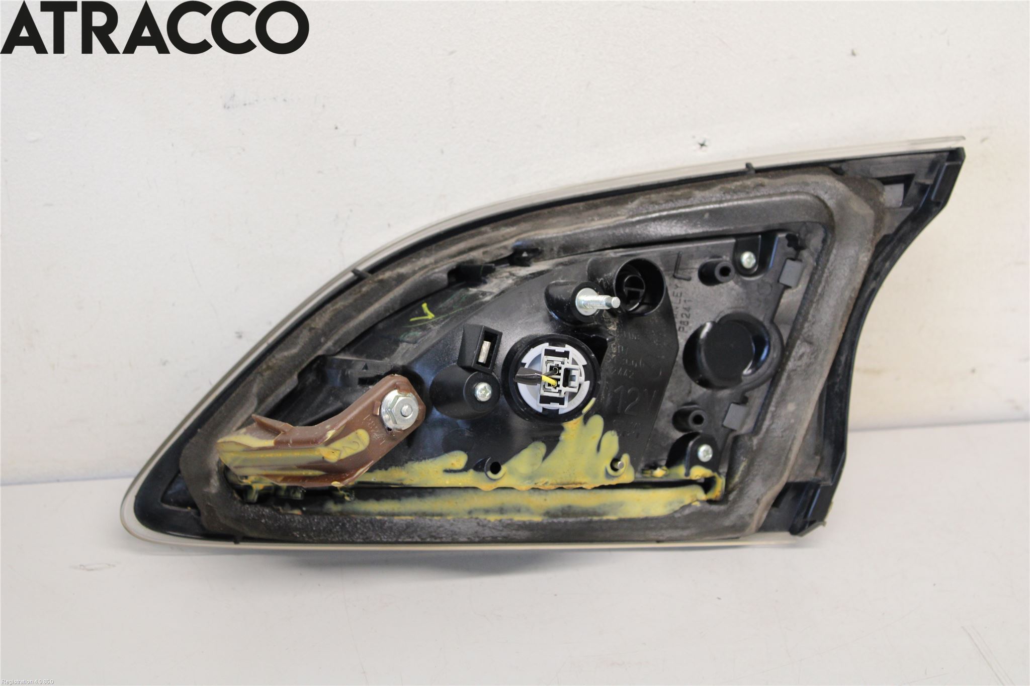 Mazda 5 05-10 Baklykt Venstre  På Luke(Indre