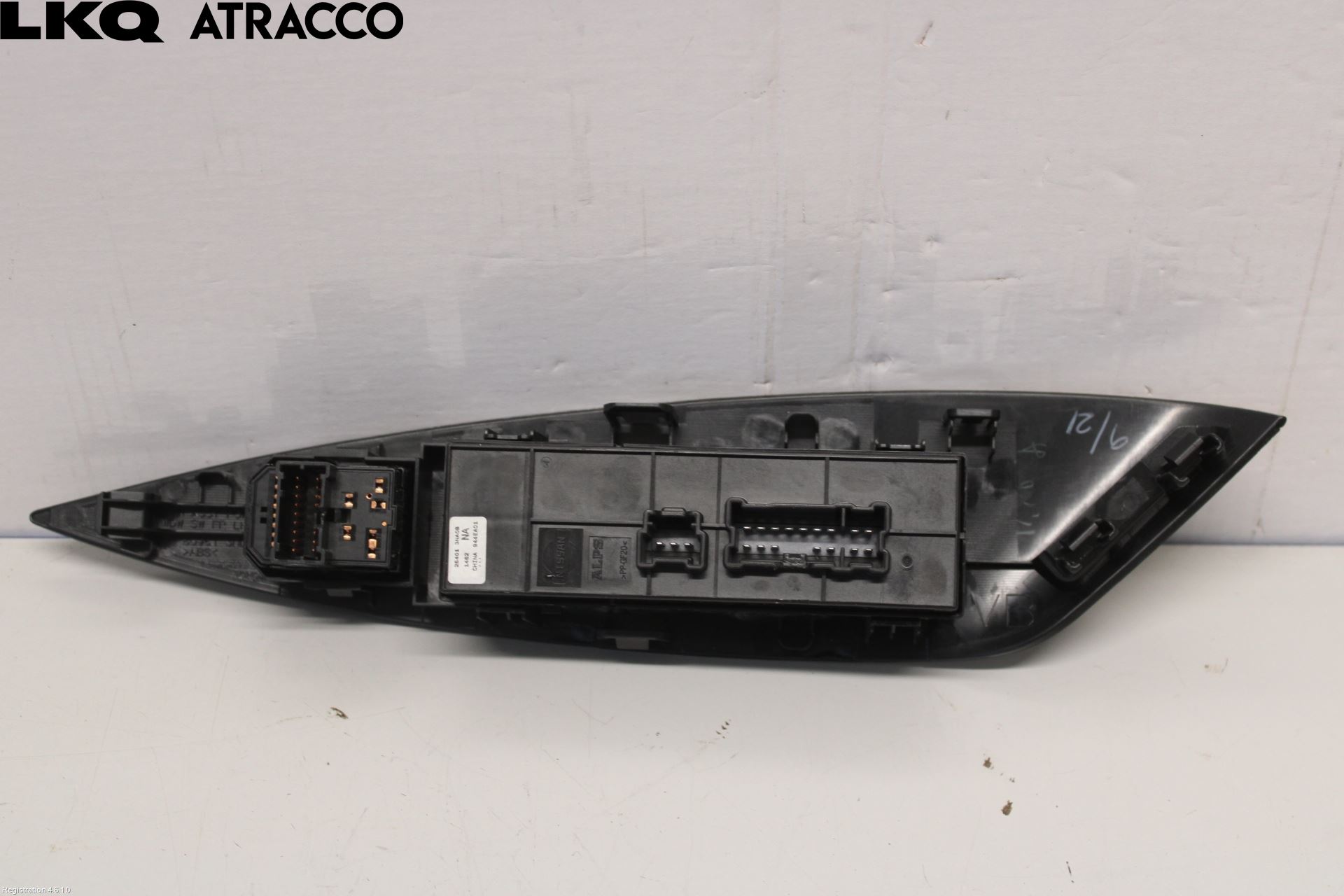 Nissan LEAF 11-17 Bryter Vindusheis