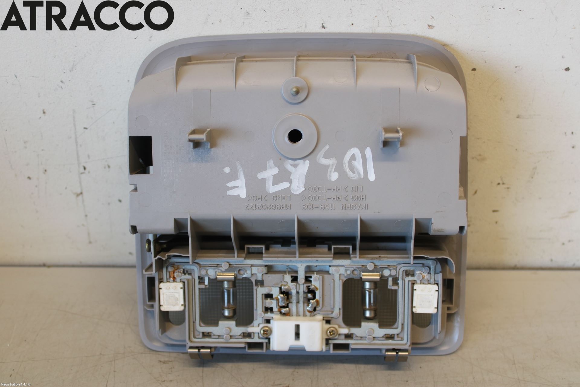 Mitsubishi GRANDIS Innr Taklys