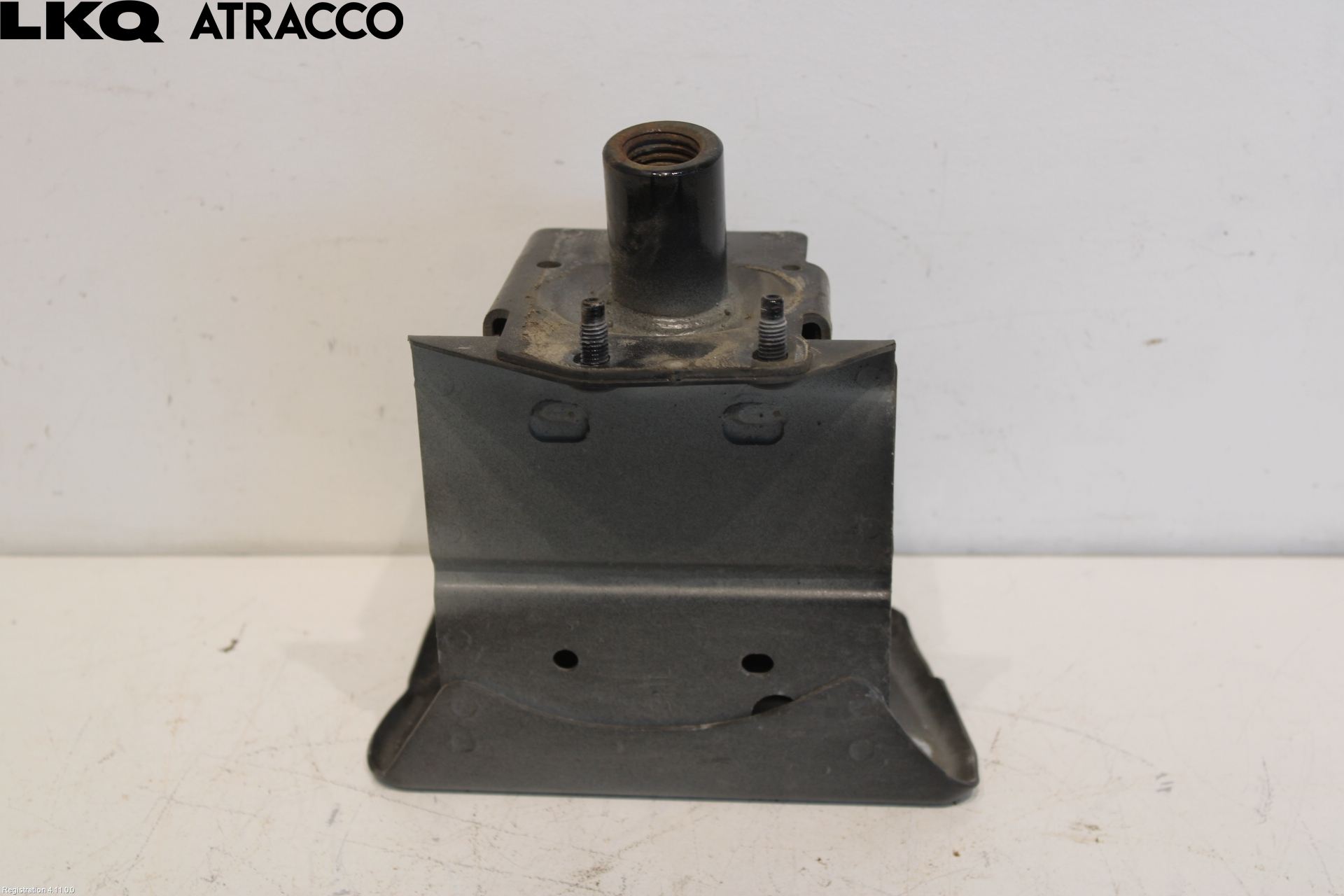 Nissan LEAF 11-17 Støtfanger Foran Feste