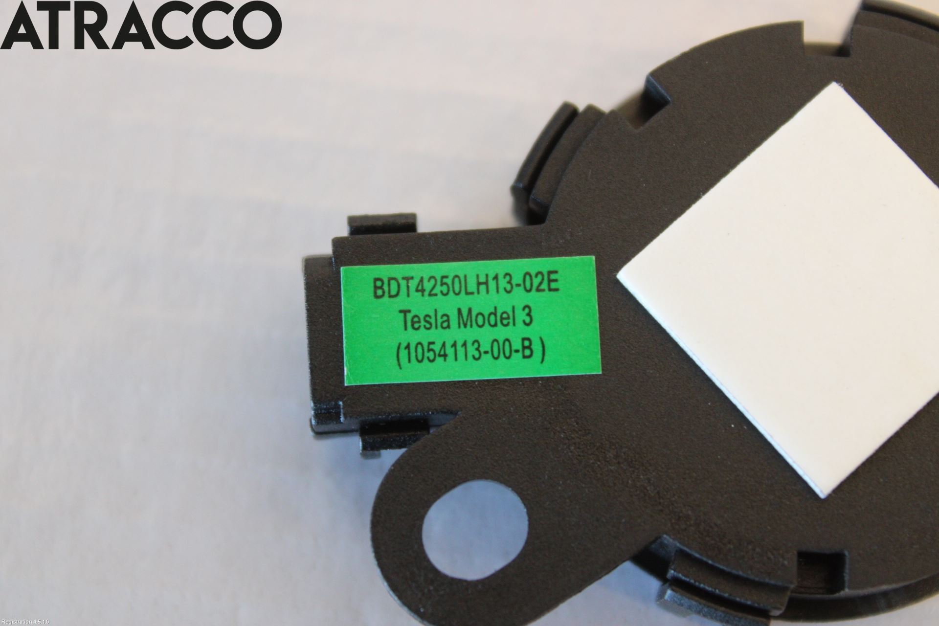 Tesla MODEL 3 17- Innr Bakluketrekk