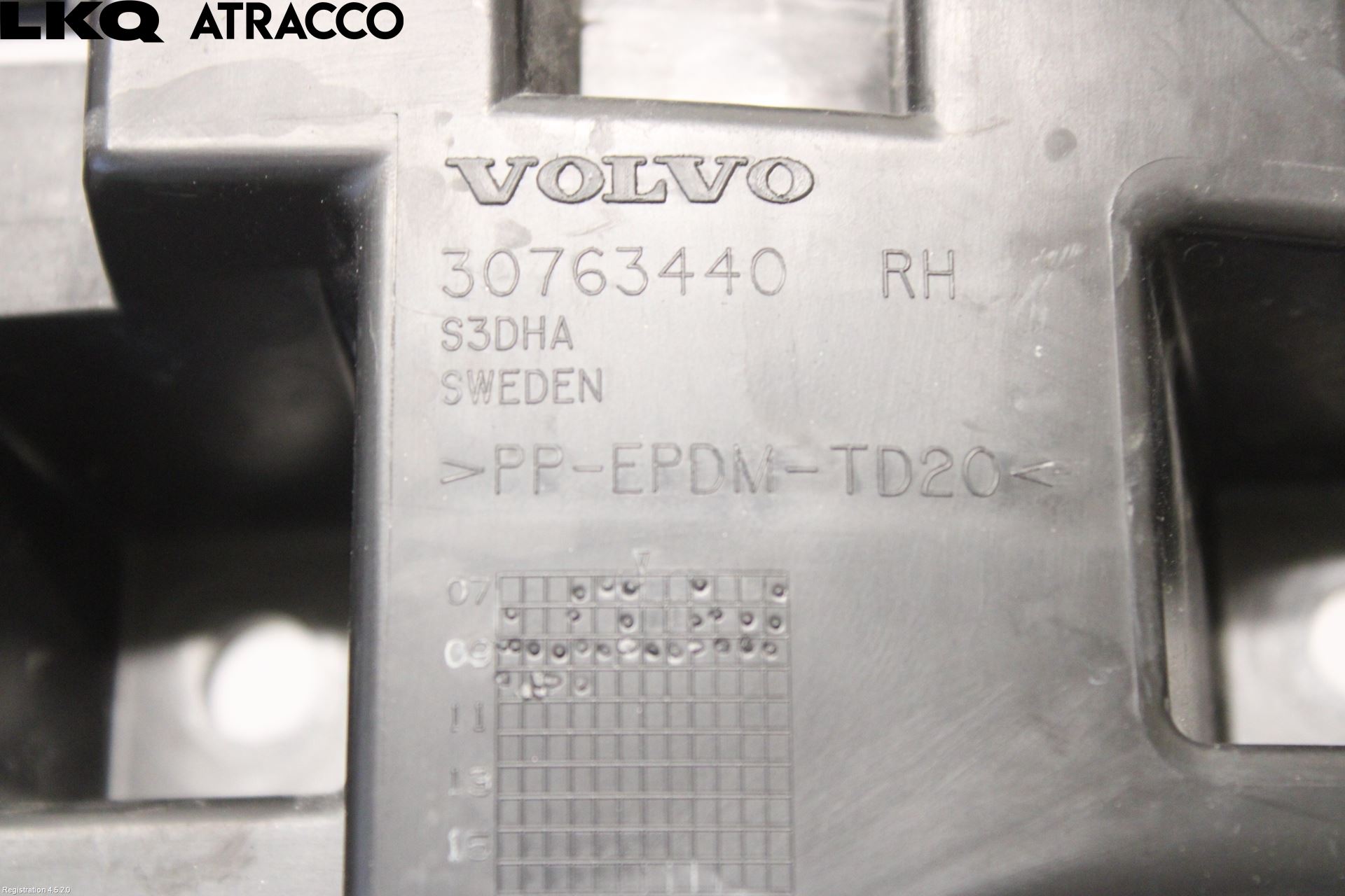 Volvo XC60 09-13 Støtfangerfeste Bak Høyre