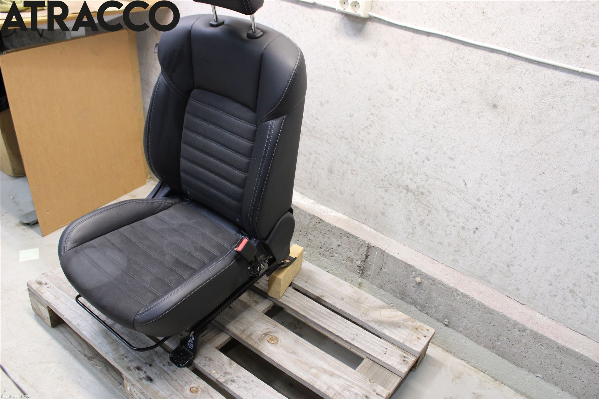 Mitsubishi OUTLANDER 13-21 Innr Sete Foran Høyre