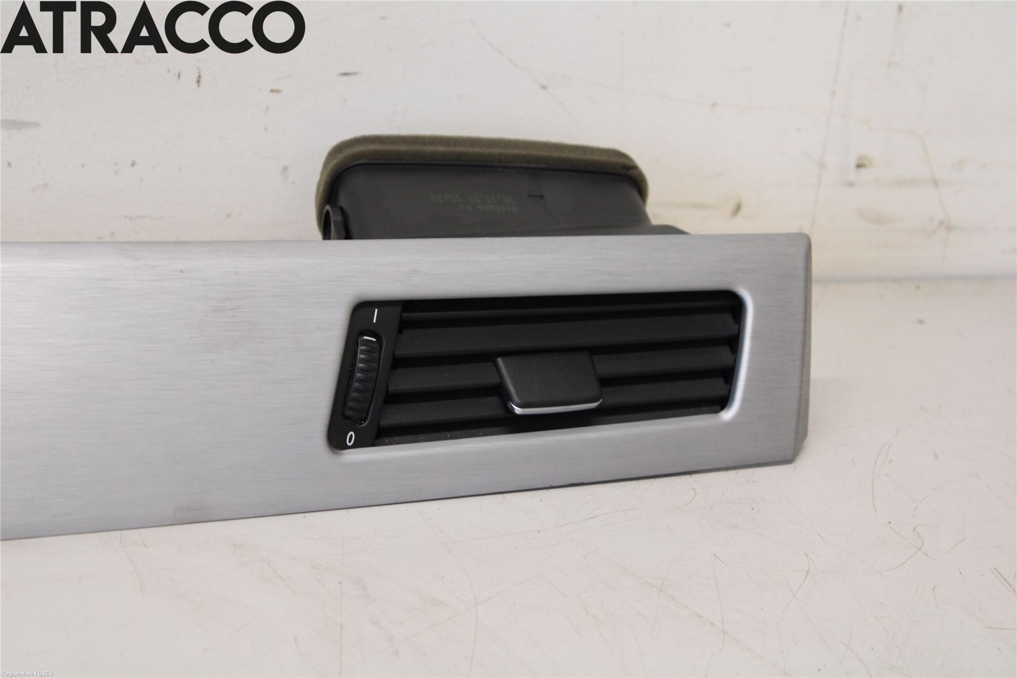 BMW 5 E60/61 Sed/Tou 02-10 Dashbord Kanal - Dyse