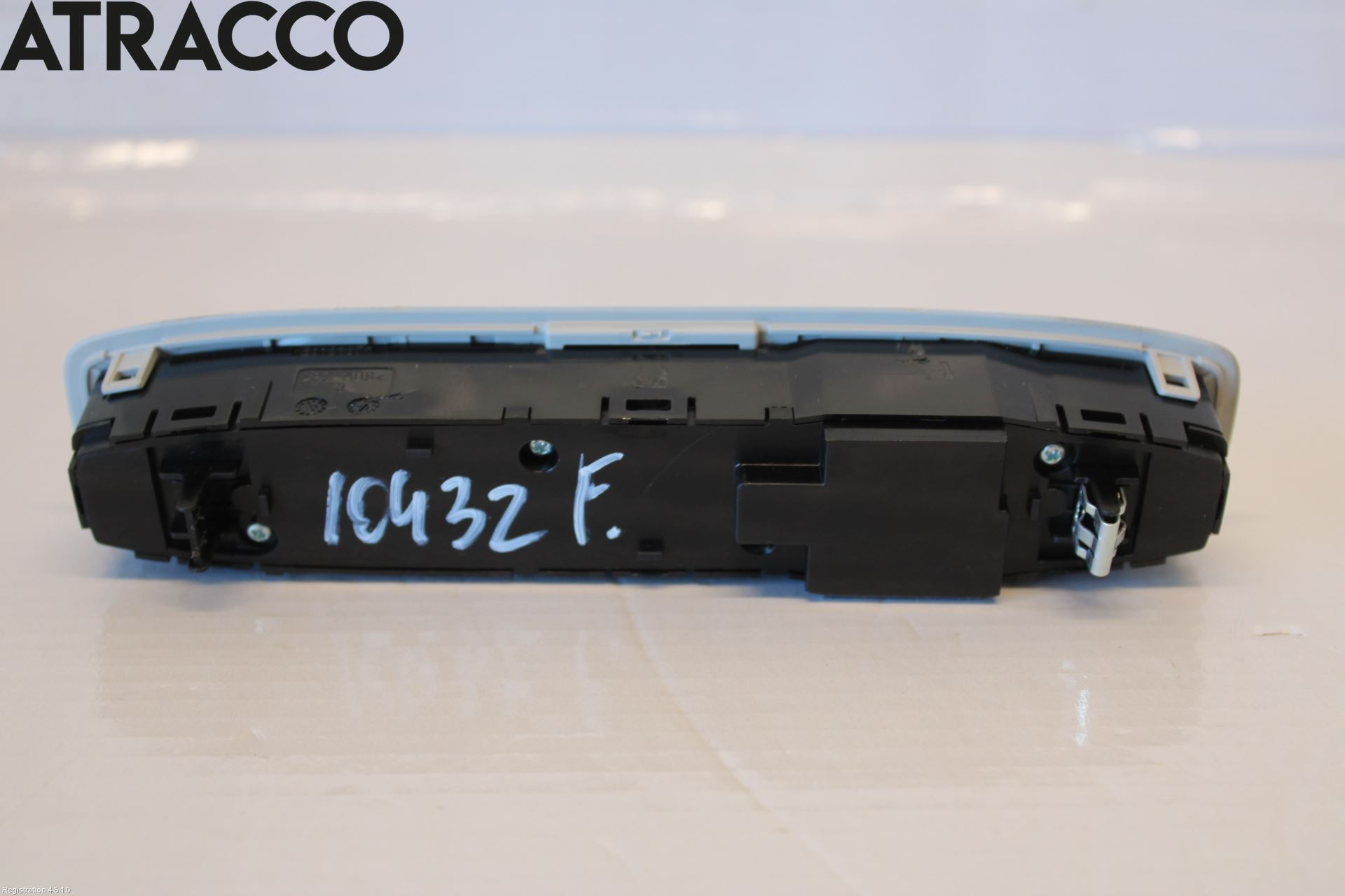 Tesla MODEL 3 17- Innr Taklys