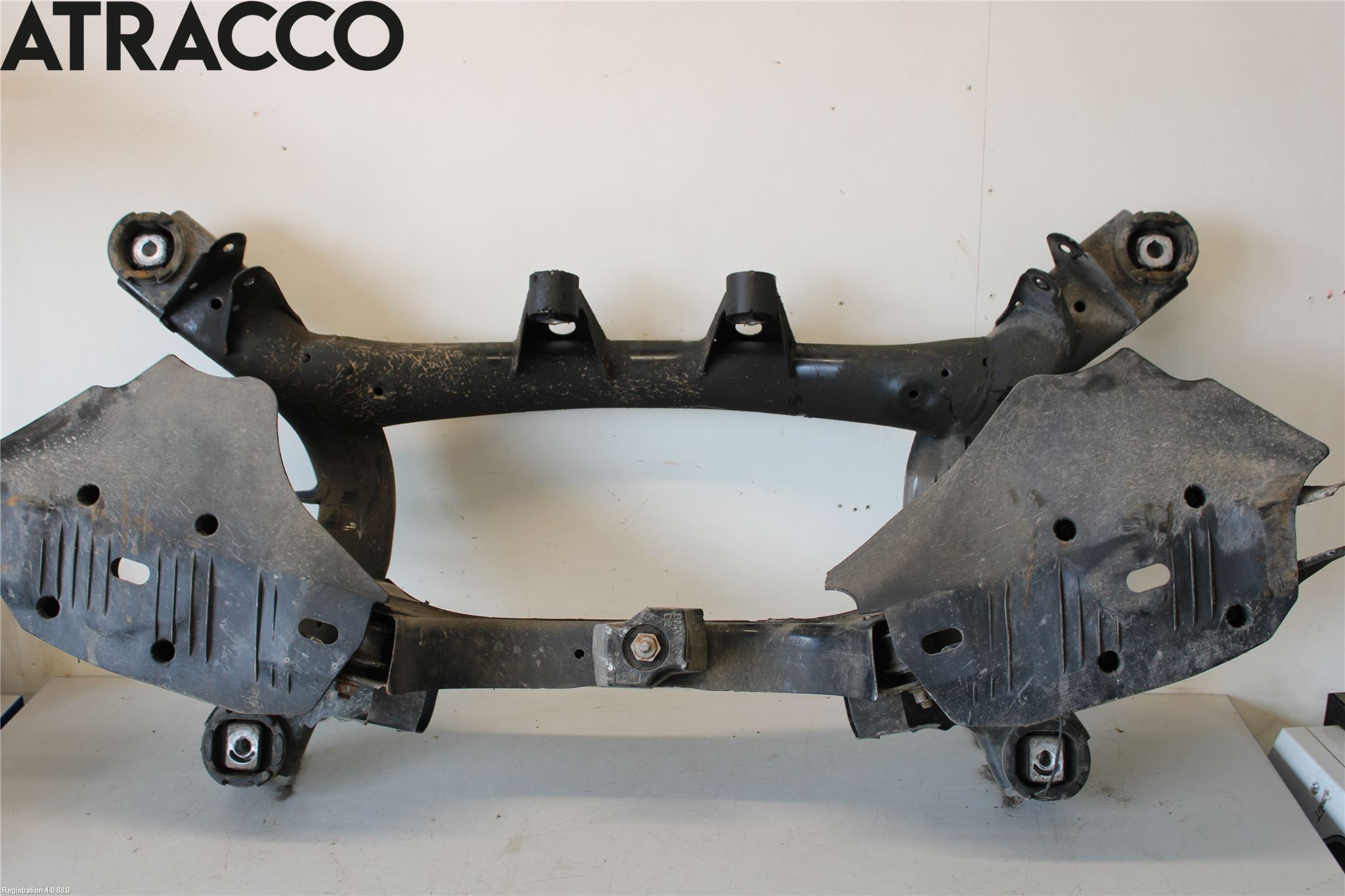 BMW 3 F30/F31/F80 12-19 Bakaksel Feste Travers-Ramme