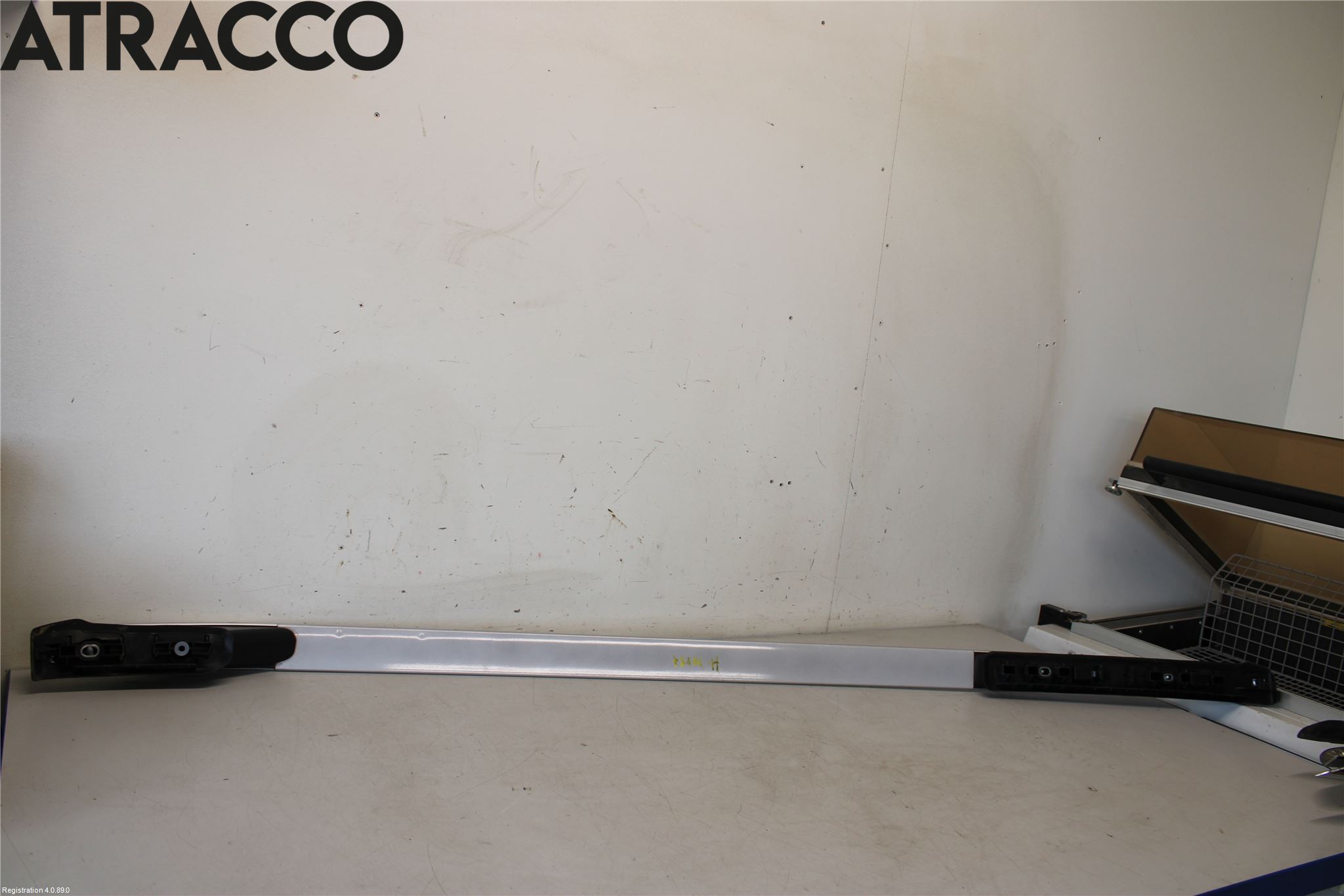 Peugeot 2008 13-20 Takrails - Stativ