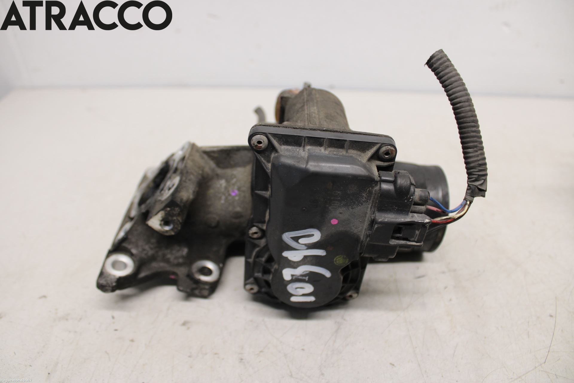 Toyota YARIS XP130 12-14 Inns Spjeldhus