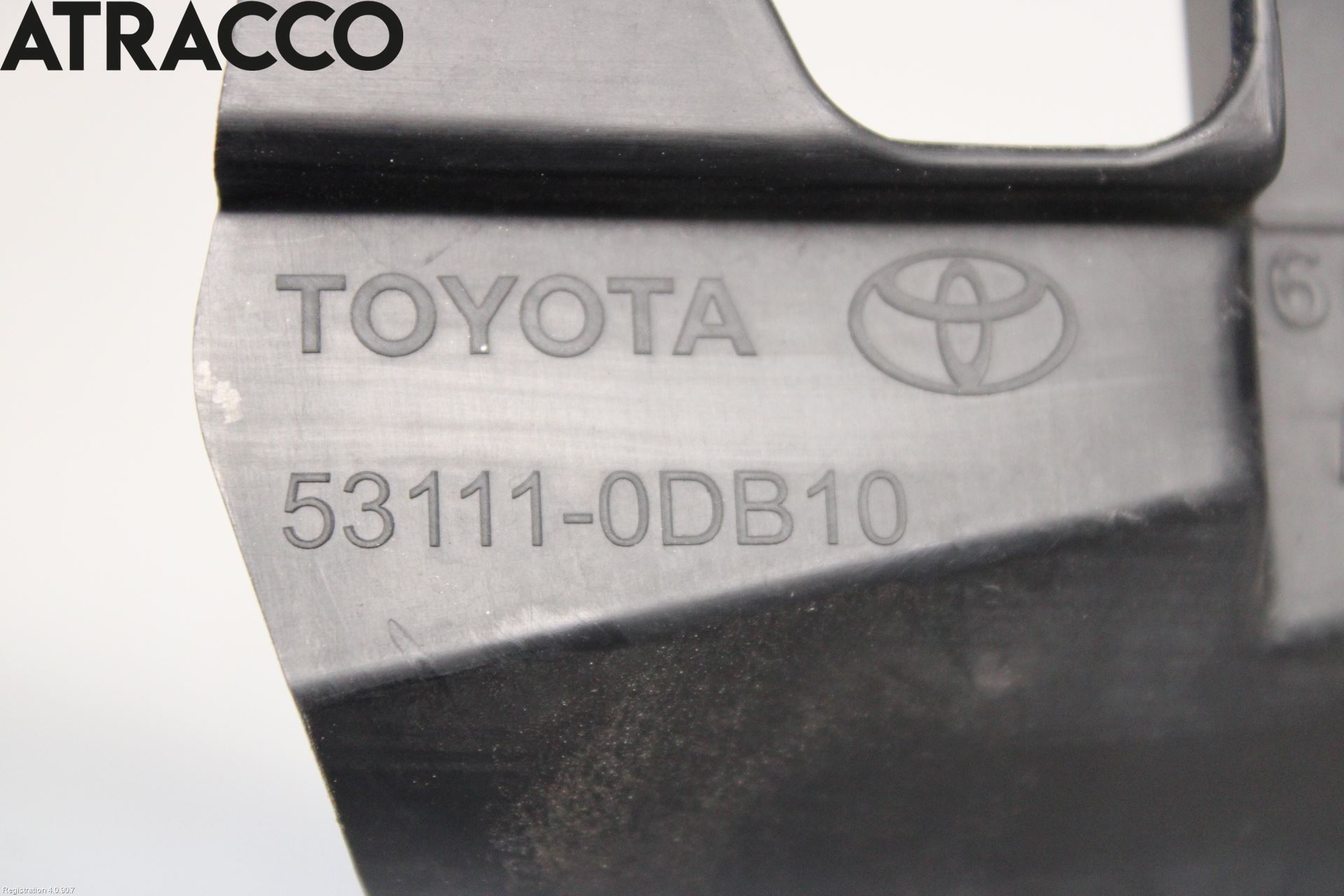 Toyota YARIS XP130 15-20 Grilldel Midt