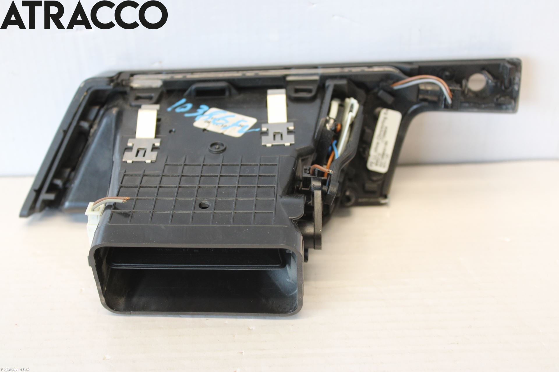 Mercedes-Benz MB E-KLASS (W212) 09-16 Dashbord Kanal - Dyse