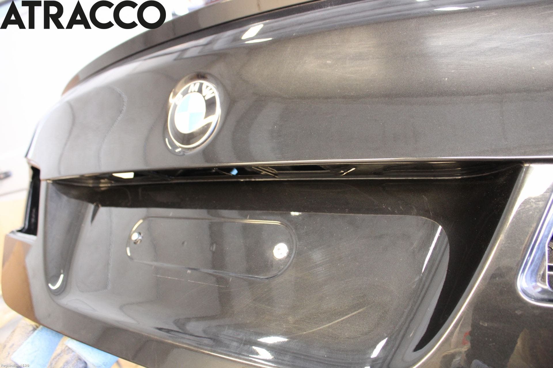 BMW 5 F10/F11/F18 09-17 Bakluke Koffertlokk